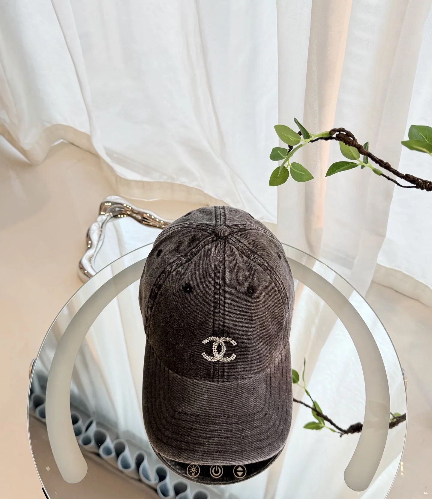샤넬 더블 C 라인 스톤 베이스볼 캡 상세 이미지 4