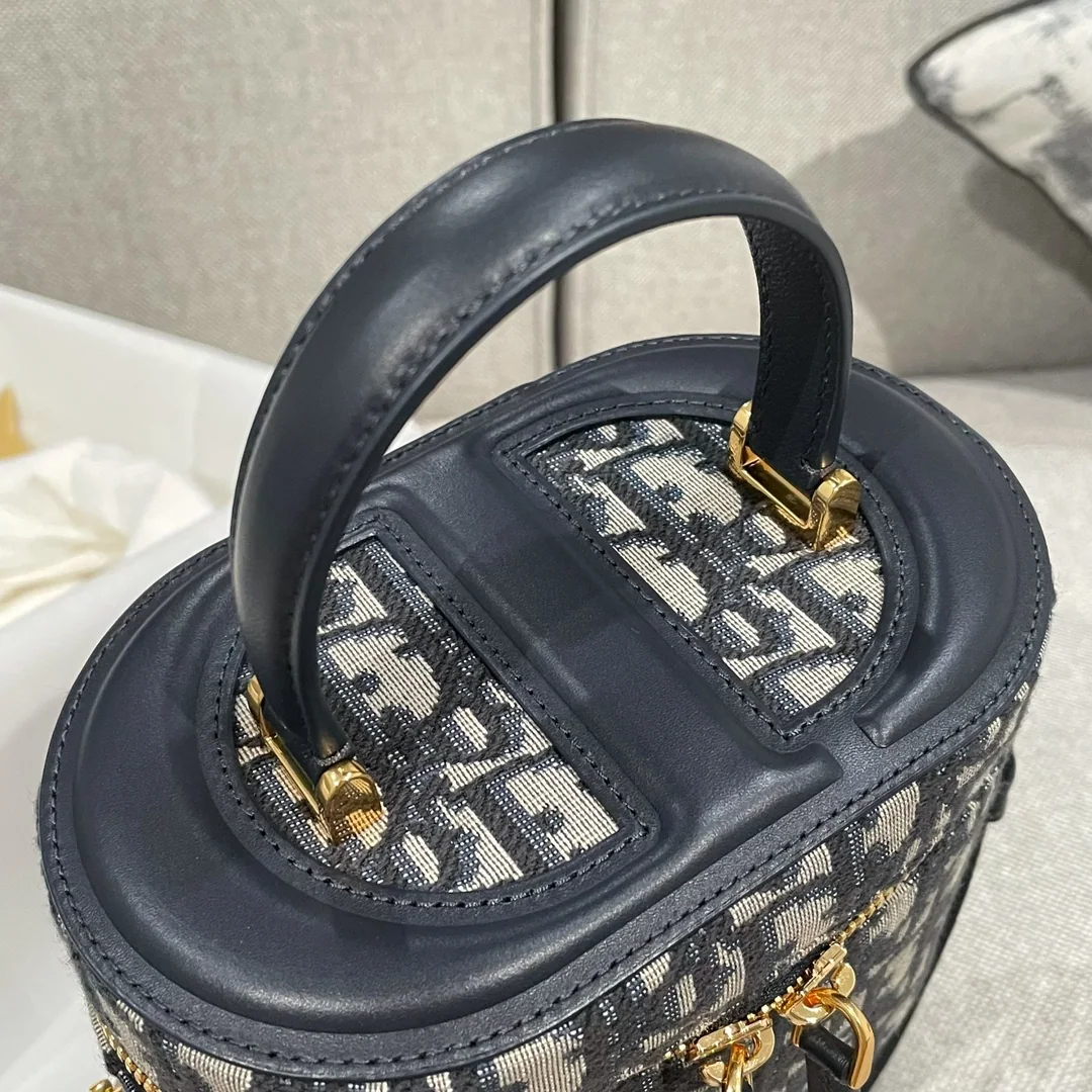 디올 올드 플라워 돼지코 가방 상세 이미지 4