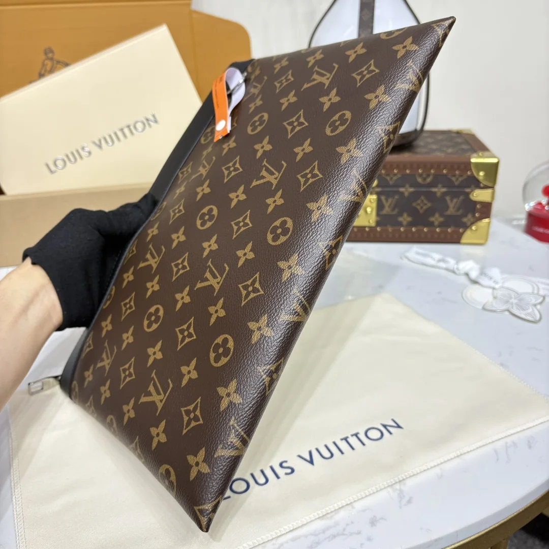 루이비통 포쉐트 아폴로 클러치백 M62291 상세 이미지 4