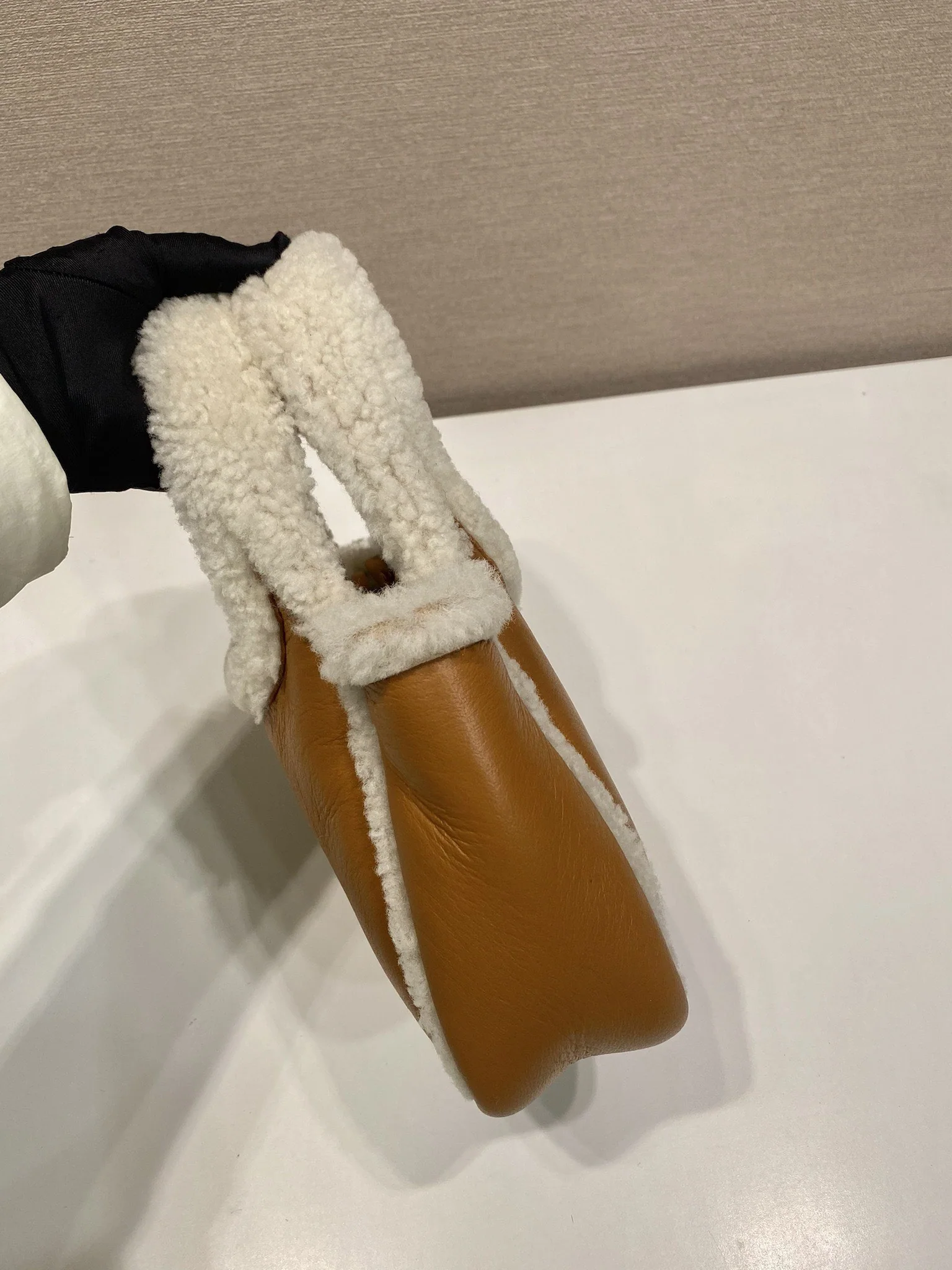 프라다 램스킨 버킷백 1BA349 상세 이미지 6
