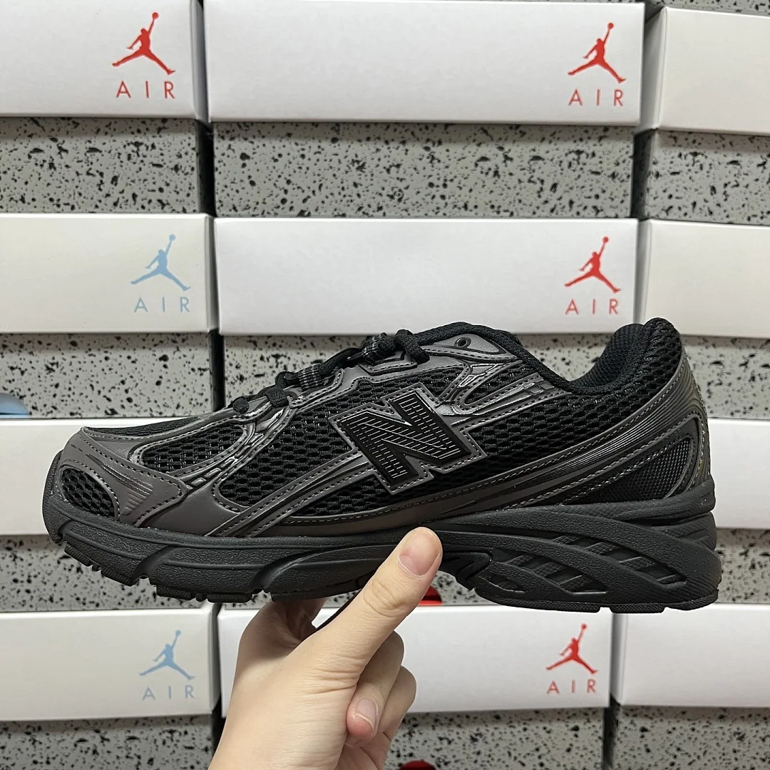 뉴발란스 [XY] 740 U740BO2 202075 New Balance 740 Triple Black 상세 이미지 2