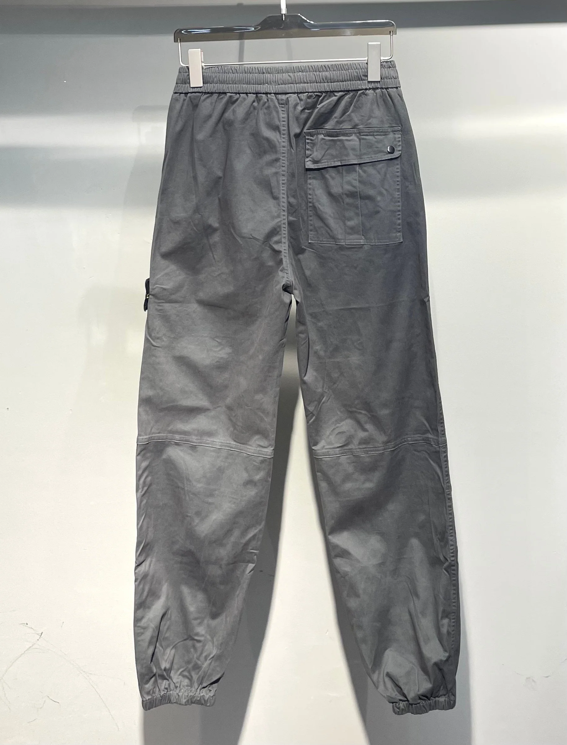 스톤아일랜드 뉴배지 멀티포켓 밴딩 카고 팬츠 25 SS 상세 이미지 2