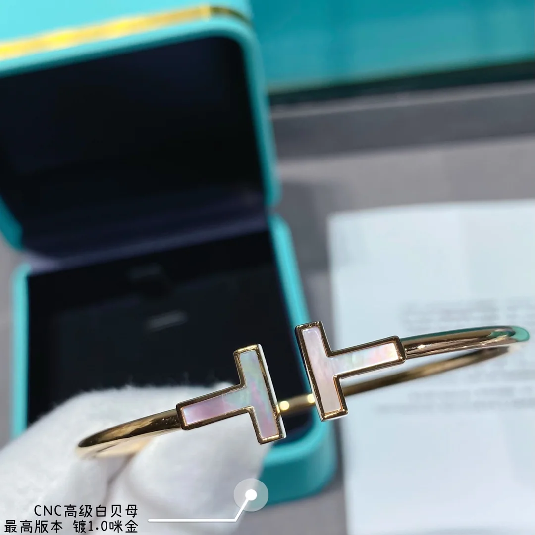 티파니 CNC 더블 T 화이트 자개 팔찌 상세 이미지 9