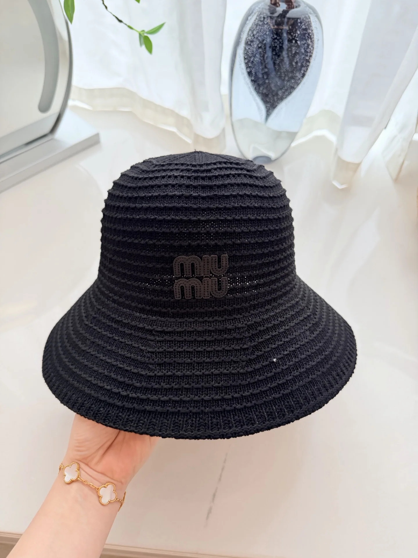 미우미우 스트로우 버킷햇 모자 상세 이미지 2