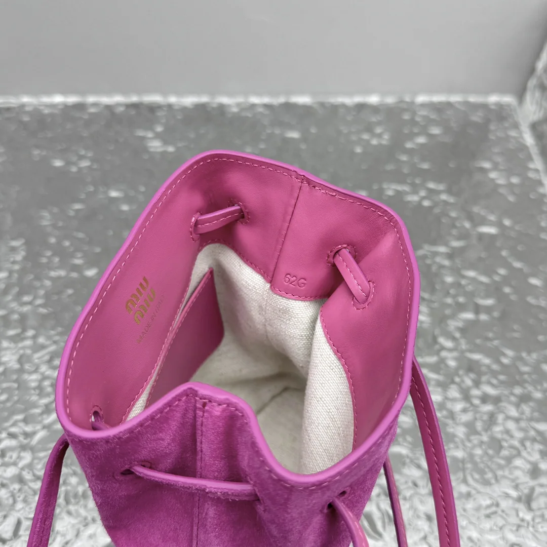 미우미우 매트 핑크 미쟝락 버킷백 상세 이미지 9
