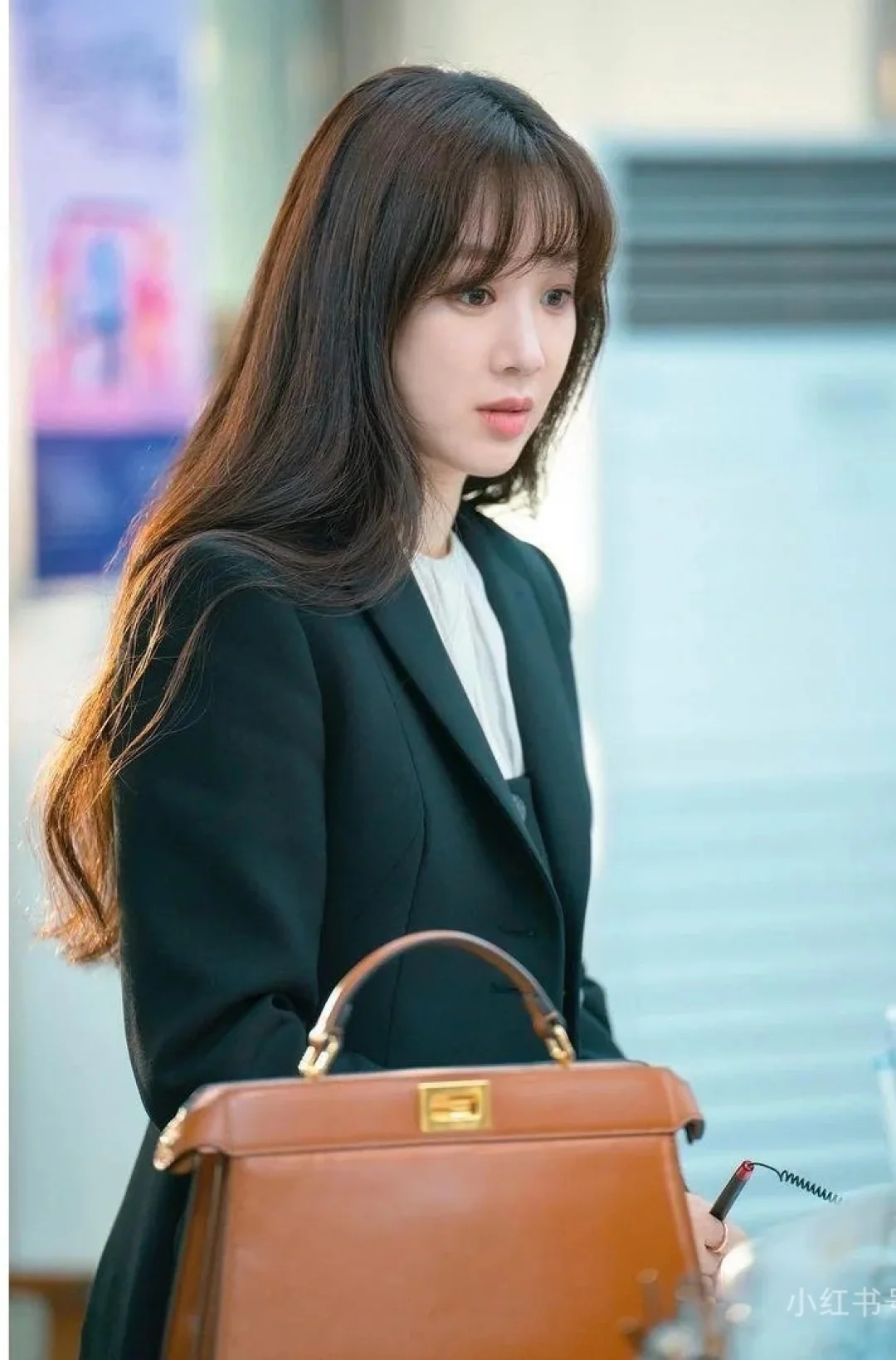 펜디 피카부 아이씨유 미디엄 가방 상세 이미지 8