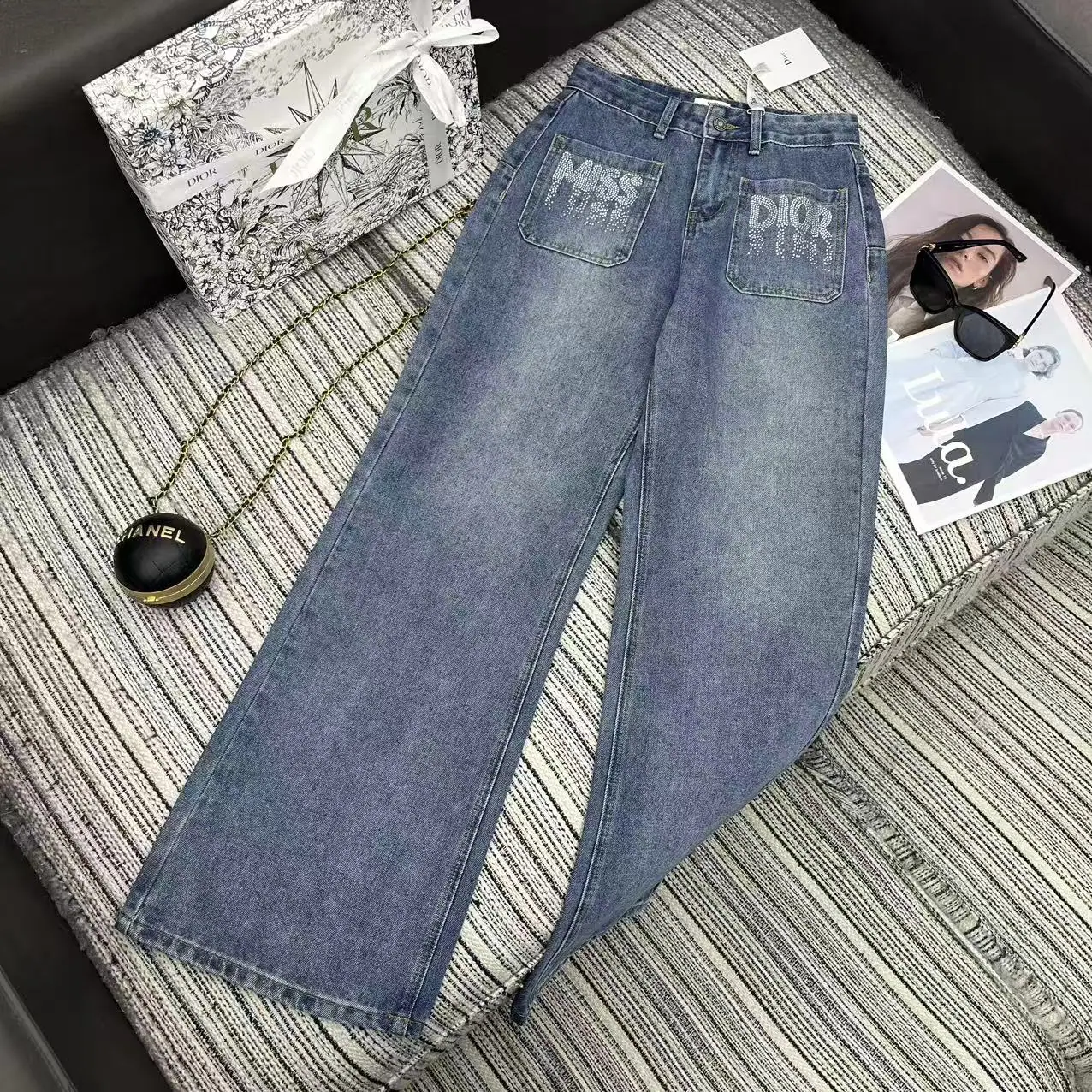 디올 레터 로고 라인스톤 스트레이트 진 바지 상세 이미지 2