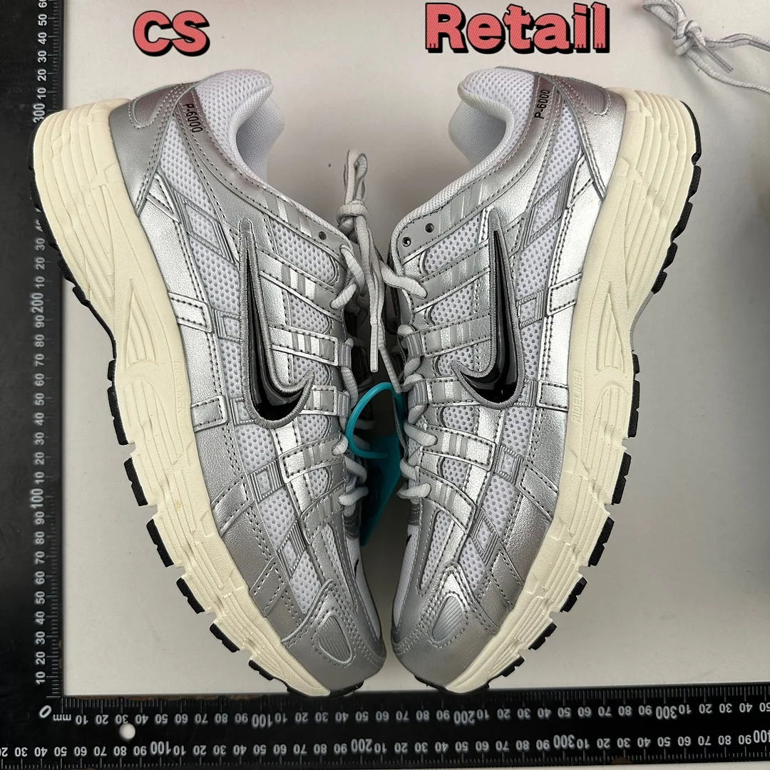 나이키 [CS] P 6000 CD6404-105 201531 Nike P-6000 White Metallic Silver Flat Black 상세 이미지 17