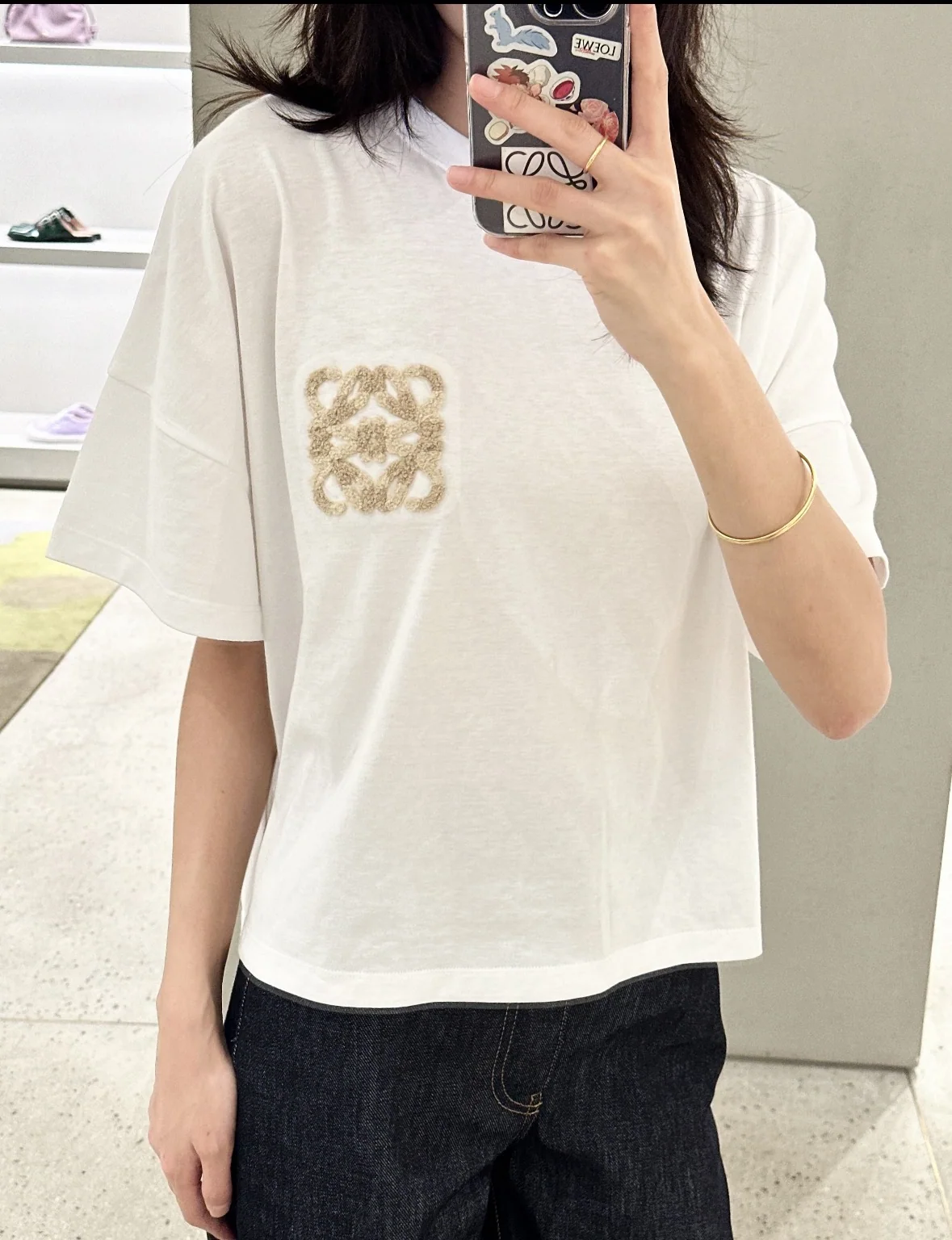 로에베 크롭드 오버사이즈 자수 반팔 티셔츠 상세 이미지 6