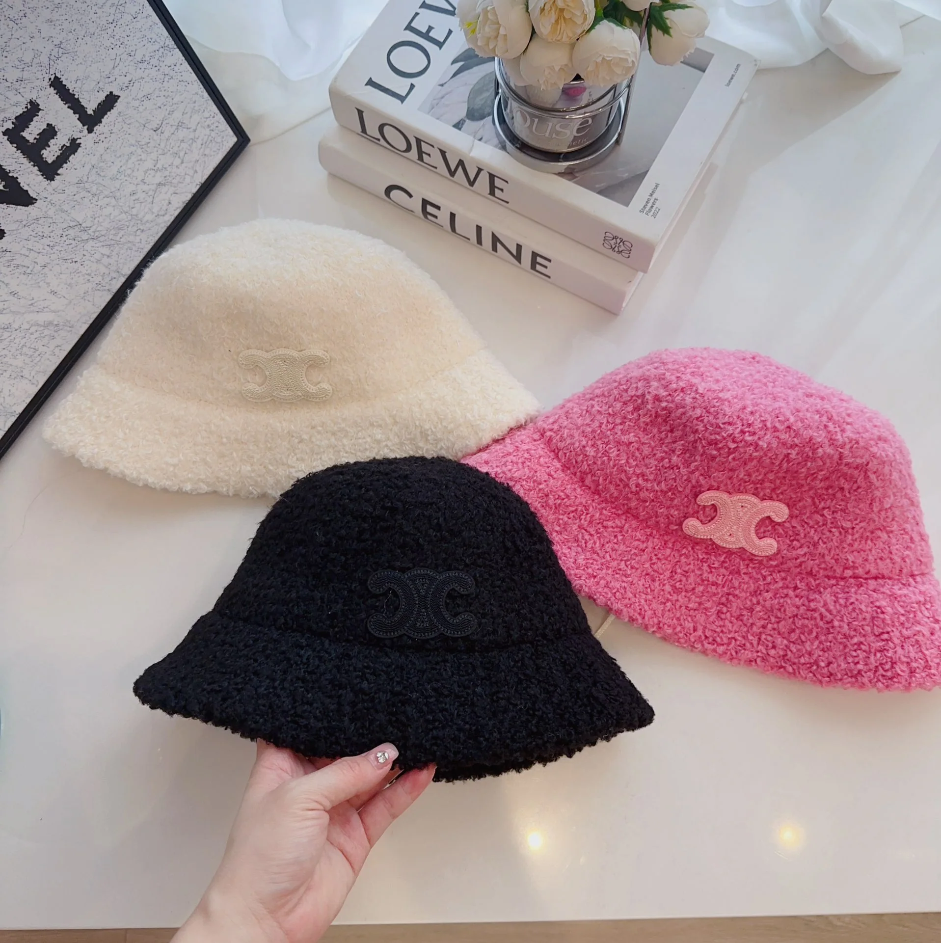 셀린느 플리스 미니 버킷 햇 84221