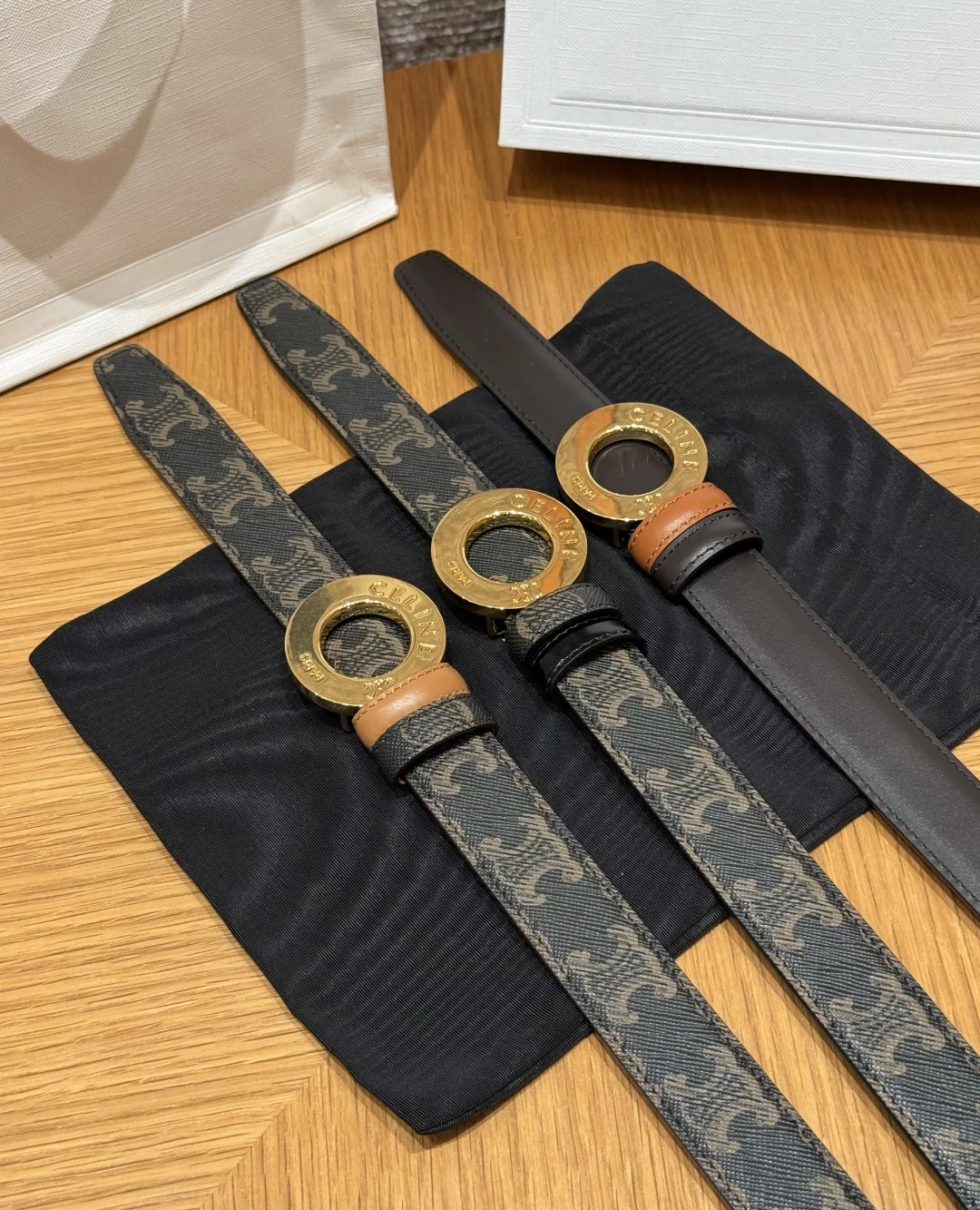 셀린느 차트 디스크 골드 버클 양면 가죽 벨트 25MM 174703