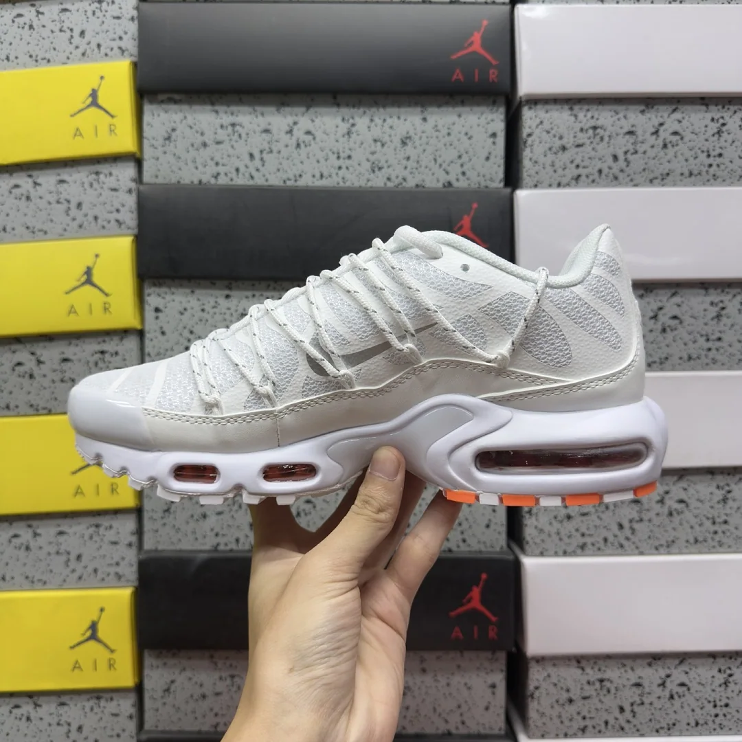 나이키 [BD] 에어 맥스 플러스 유틸리티 FJ4232-100 201900 Nike Air Max Plus Utility Safety 상세 이미지 9