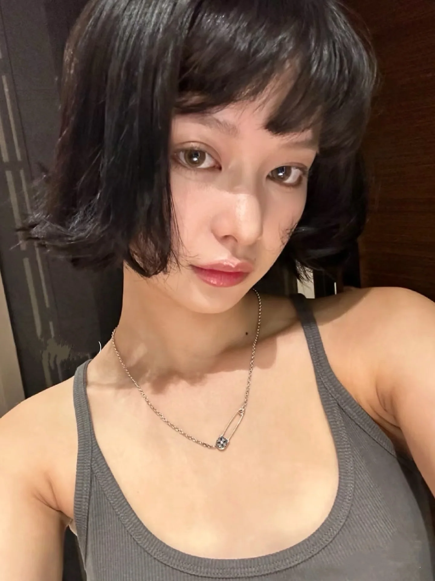 크롬하츠 엠보싱 크로스 플라워 목걸이 상세 이미지 4