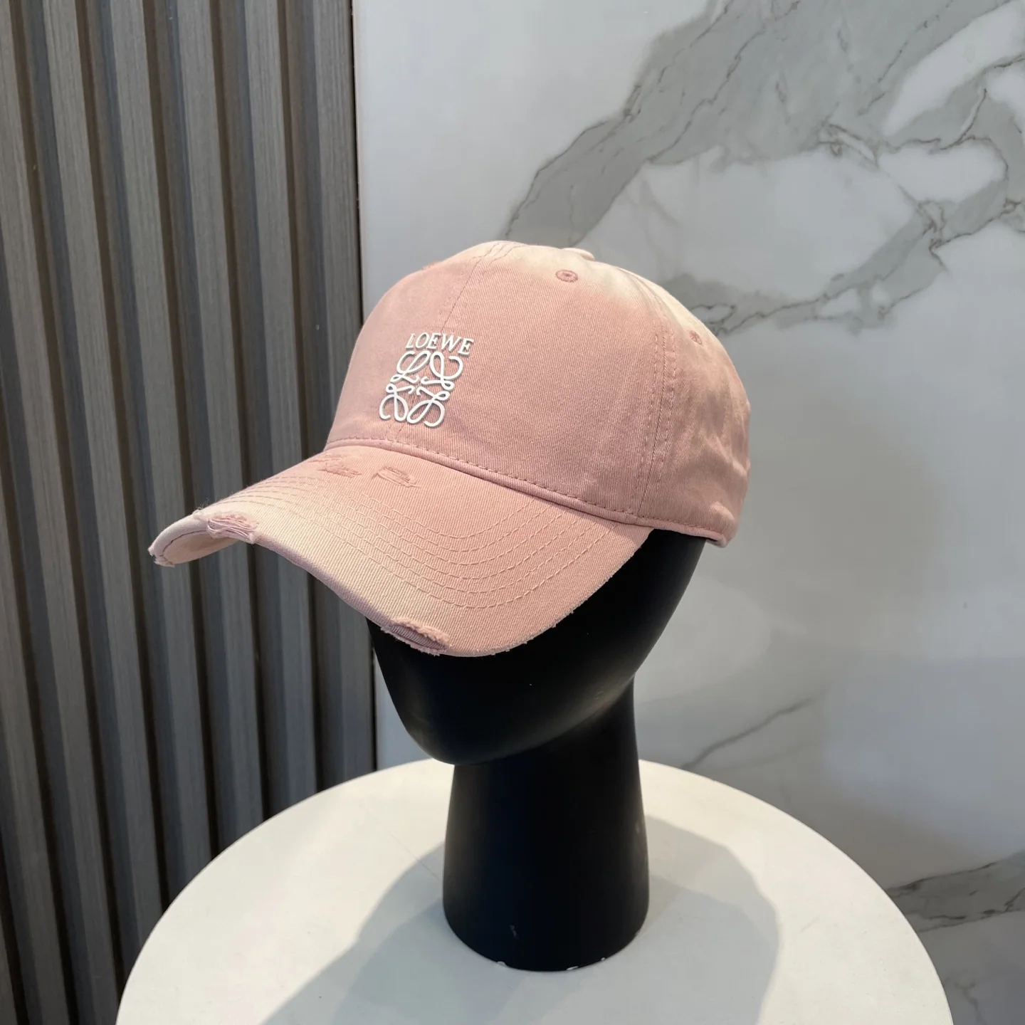 로에베 그라데이션 베이스볼 모자 상세 이미지 1