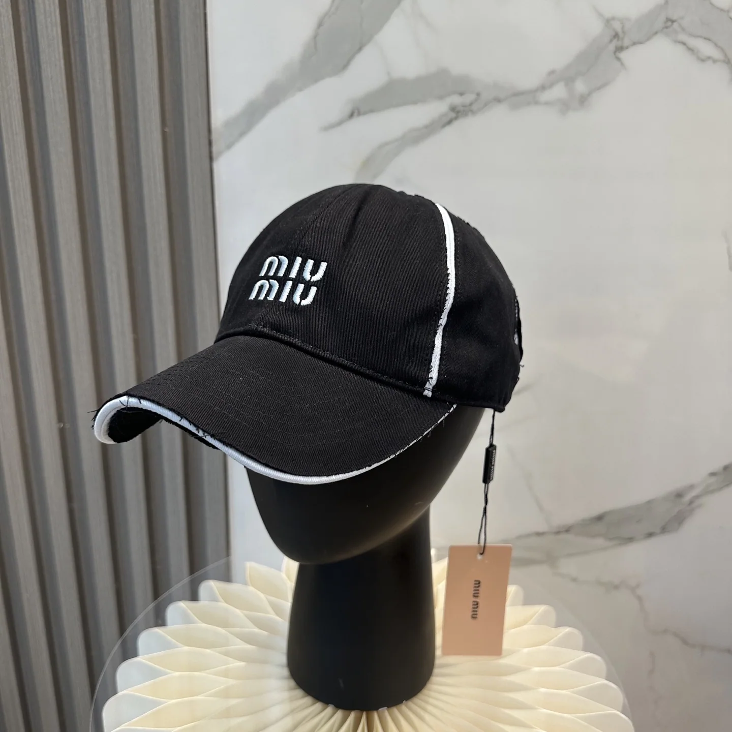 미우미우 자수 베이스볼 모자 118524