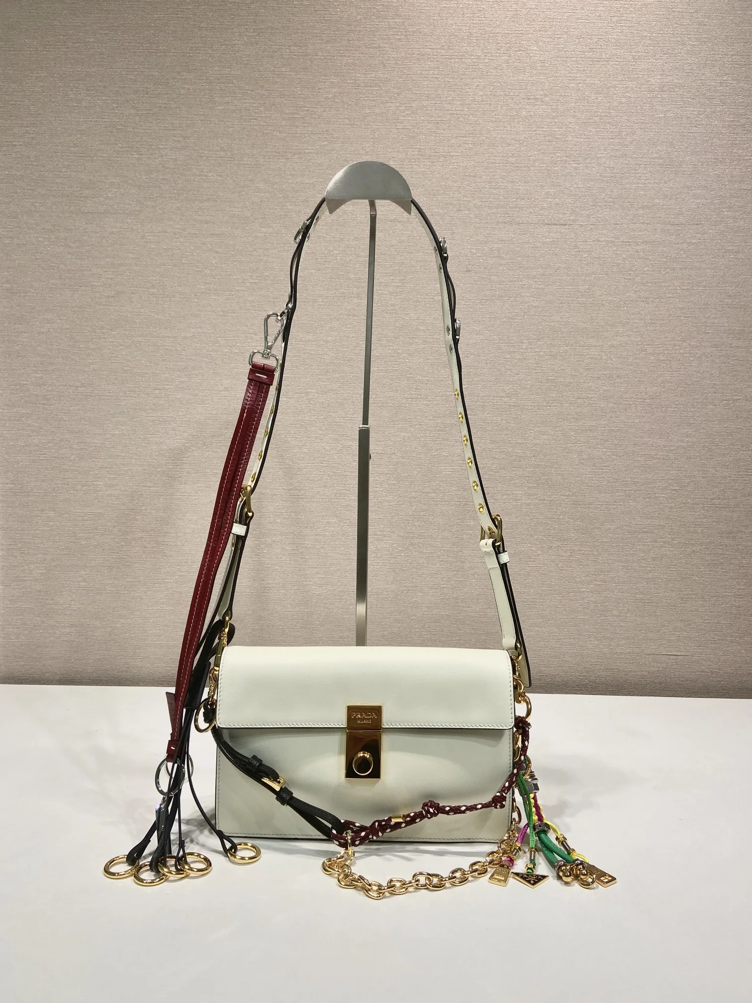 프라다 소프트 가죽 숄더백 1BD379 67286