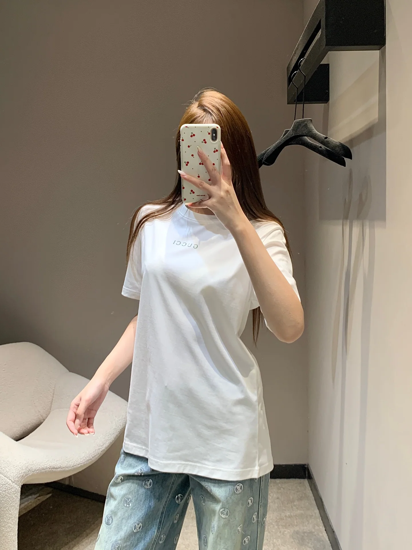 구찌 레터 프린트 크루넥 반팔 티셔츠 26 SS 상세 이미지 3