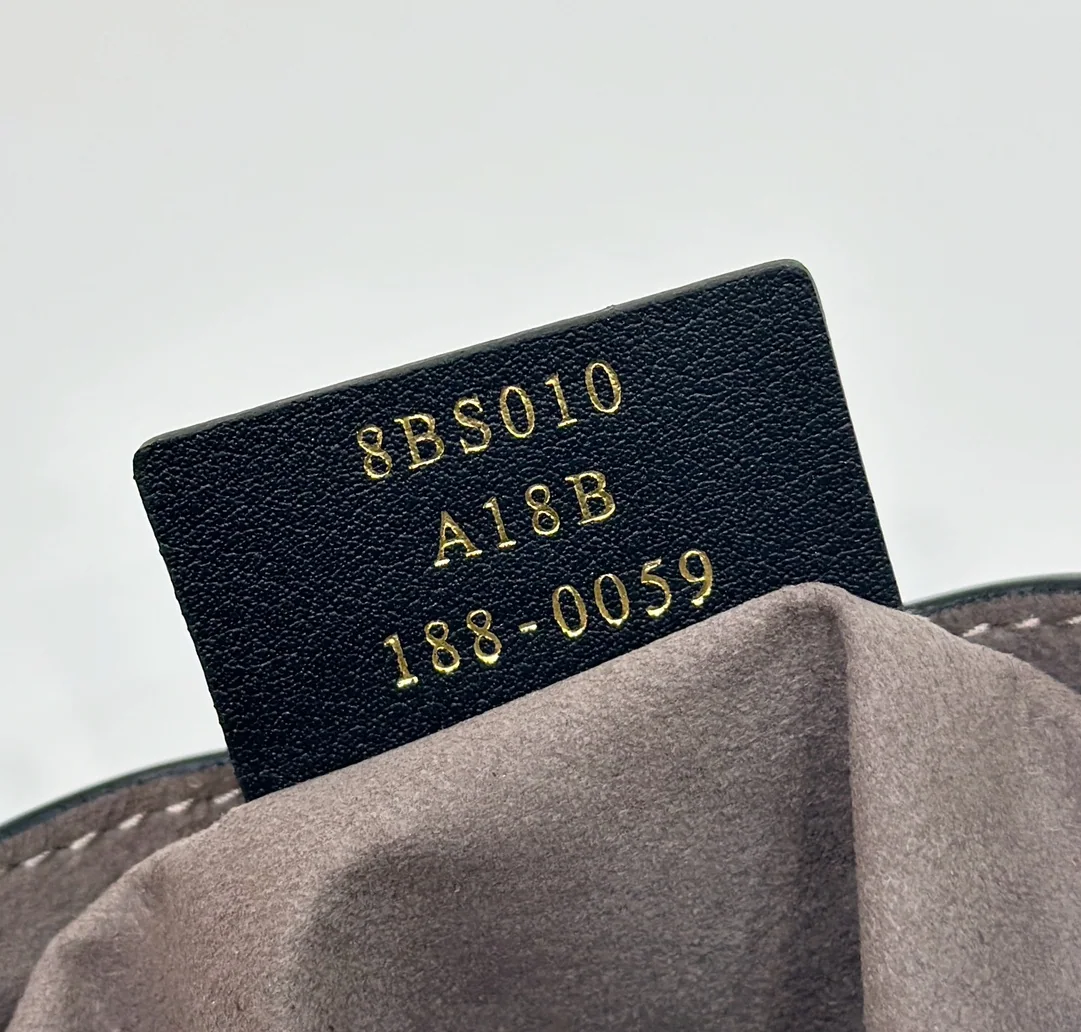 펜디 몽 트레조르 양각 송아지가죽 버킷백 상세 이미지 7