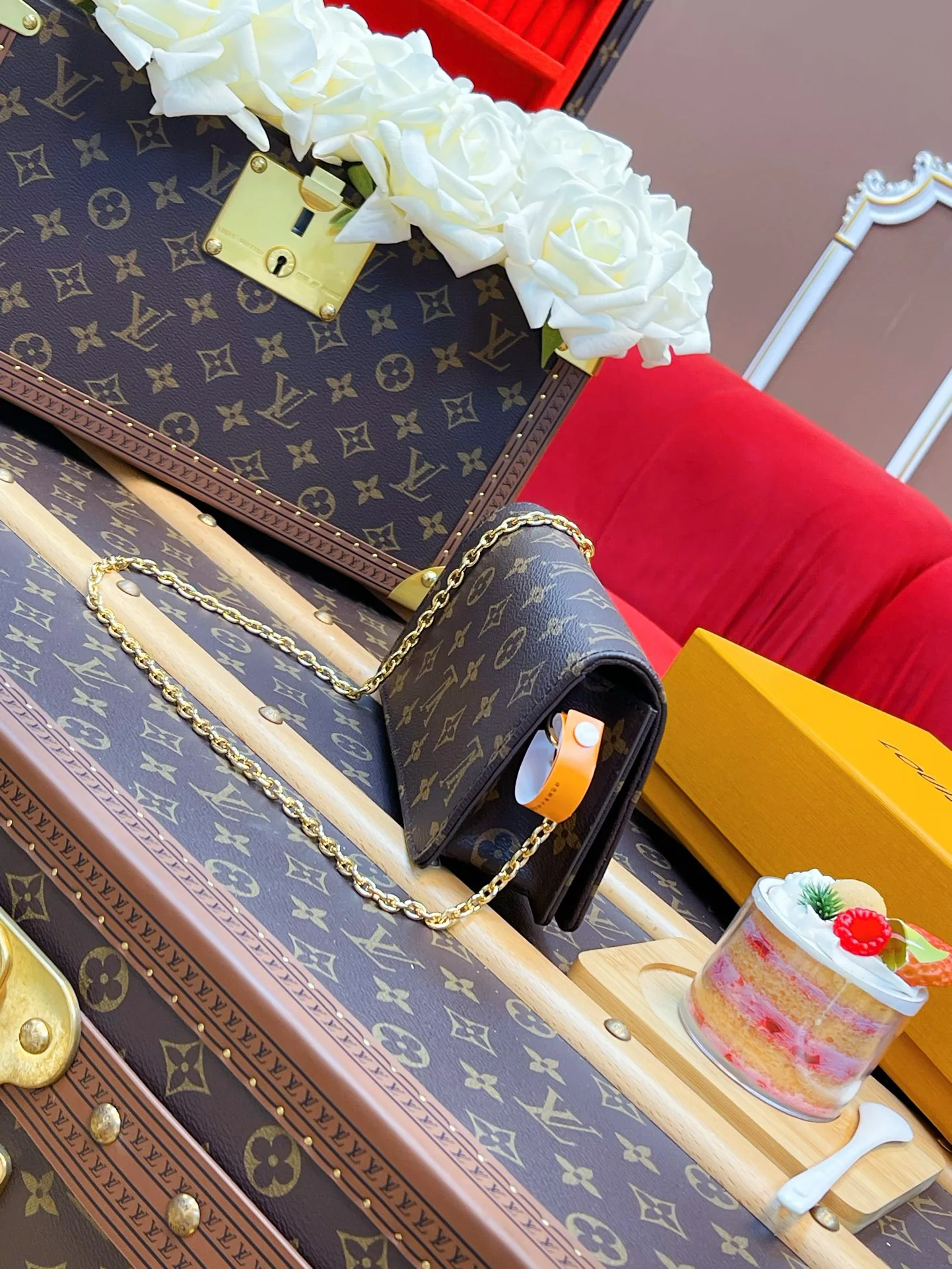 루이비통 모노그램 캔버스 체인 월렛 가방 M82509 상세 이미지 4