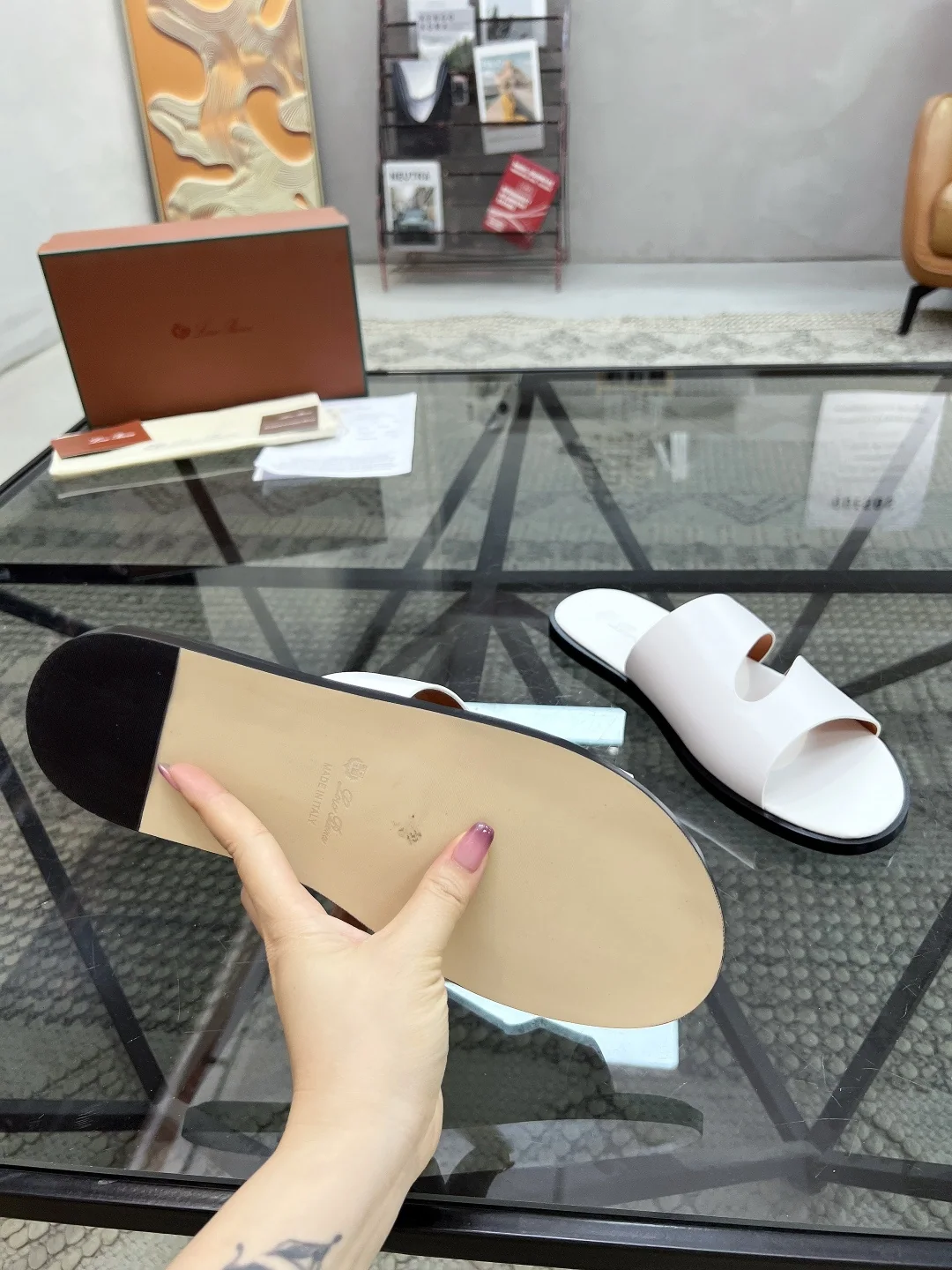 로로피아나 이탈리아 소가죽 슬리퍼 상세 이미지 8