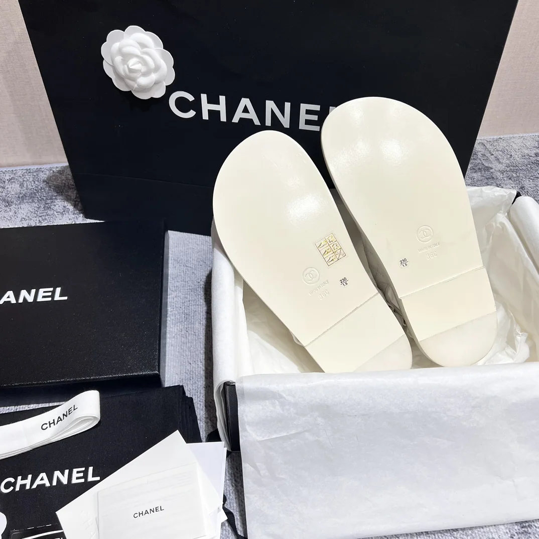 샤넬 클래식 더블 C 벨크로 비치 슈즈 상세 이미지 9