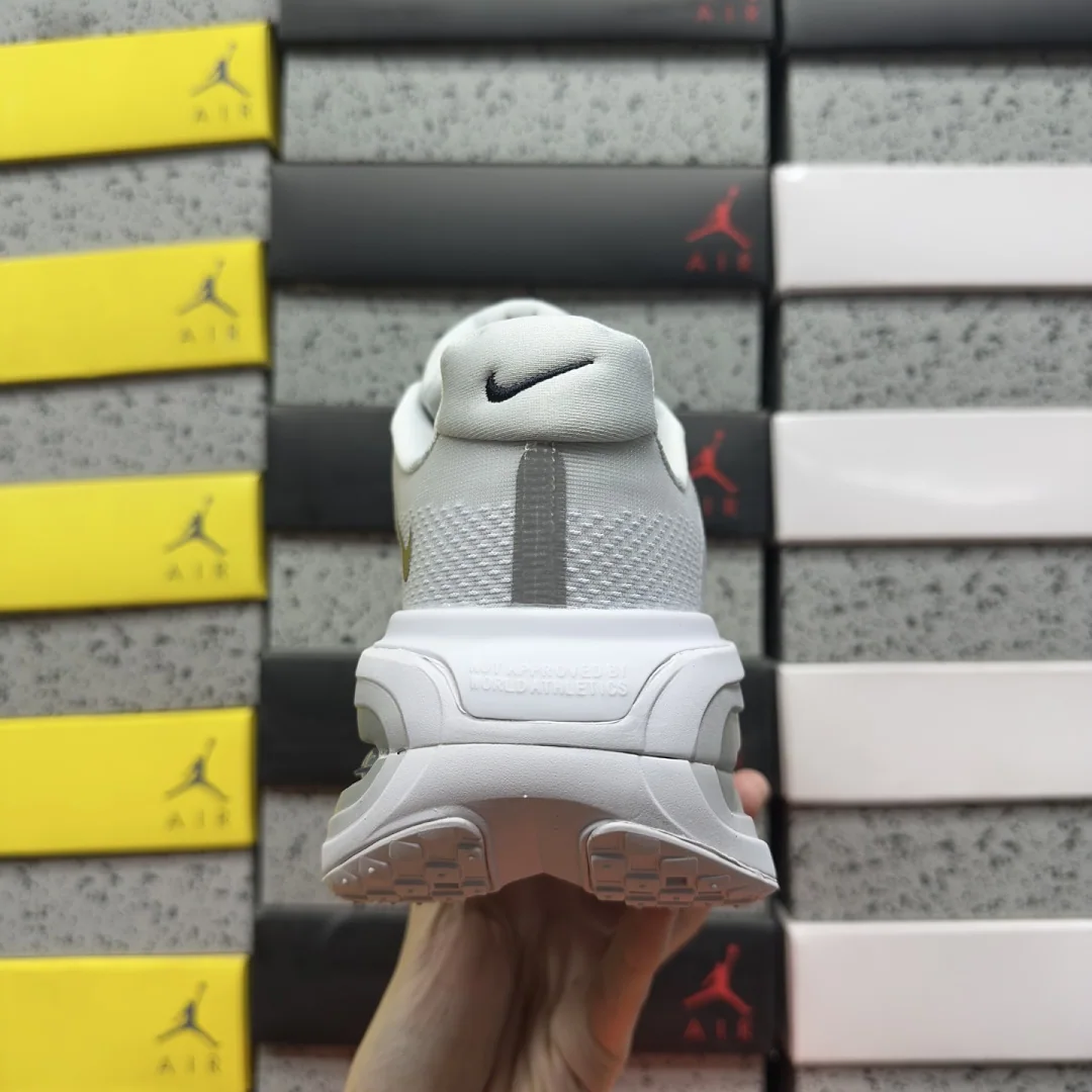 나이키 [5A] 보메로 프리미엄 HQ2050-104 201800 Nike Vomero Premium Grey Fog Dark Obsidian 상세 이미지 5