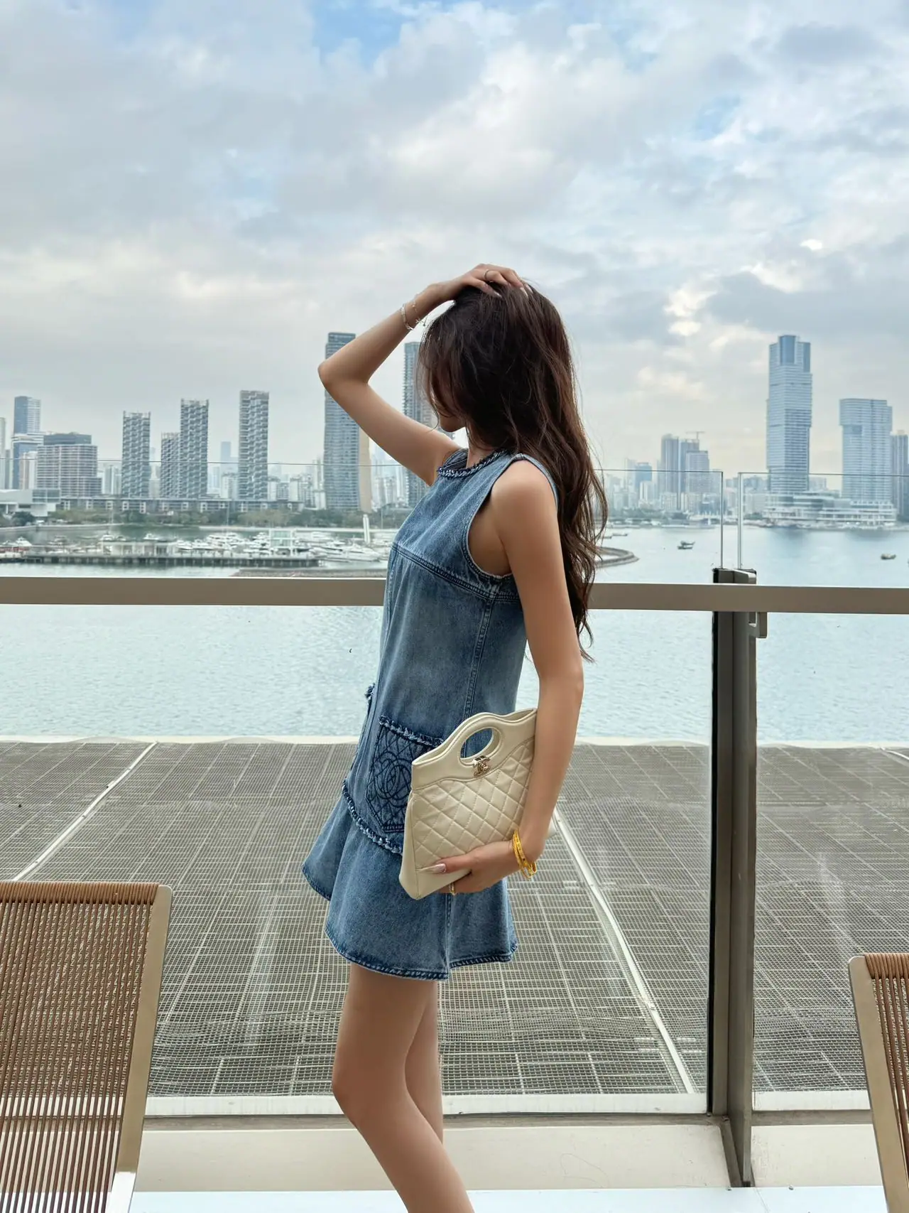 샤넬 더블 C 로고 자수 데님 플리츠 원피스 상세 이미지 5