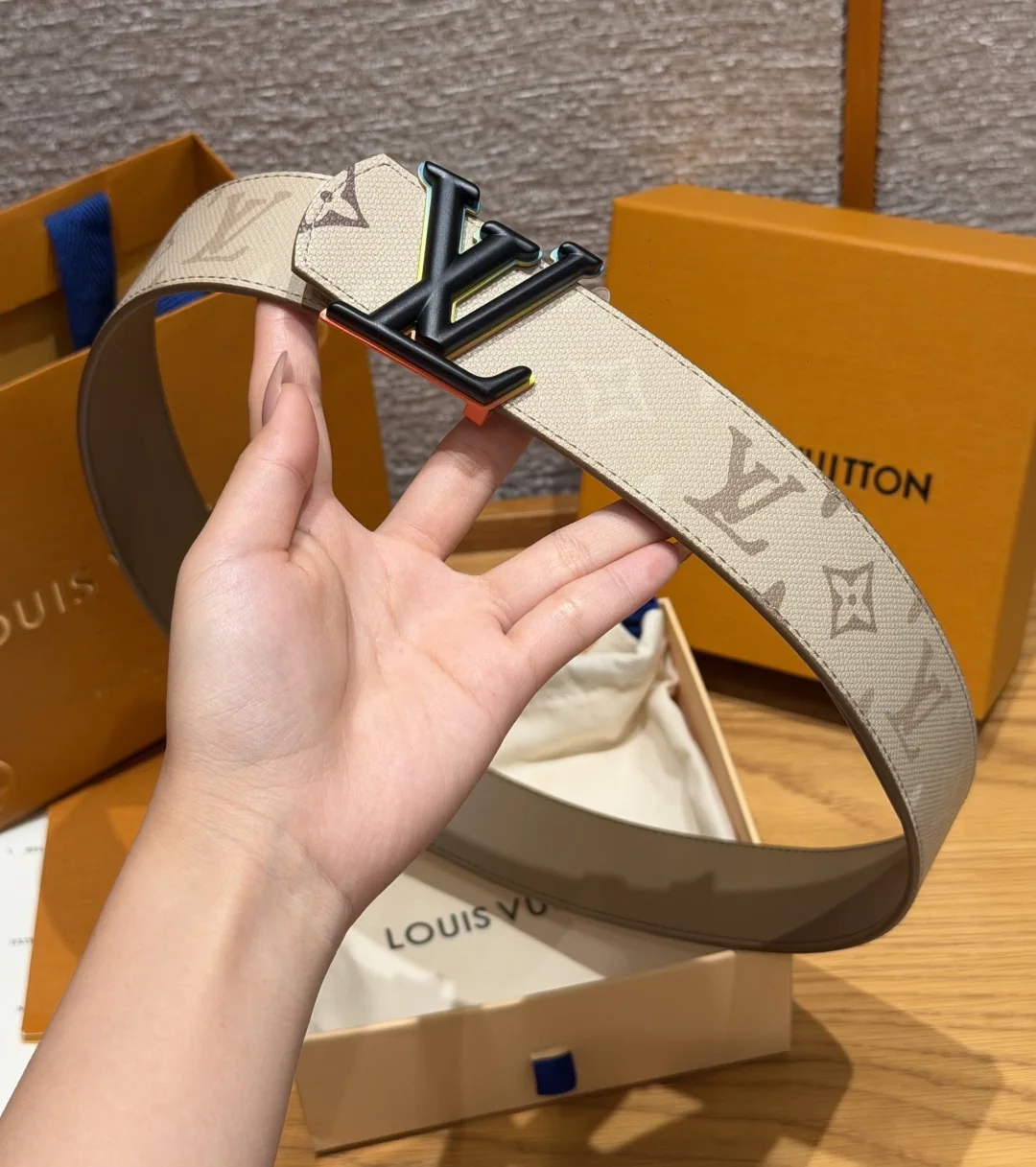 루이비통 디멘션 40mm 리버시블 벨트 상세 이미지 3