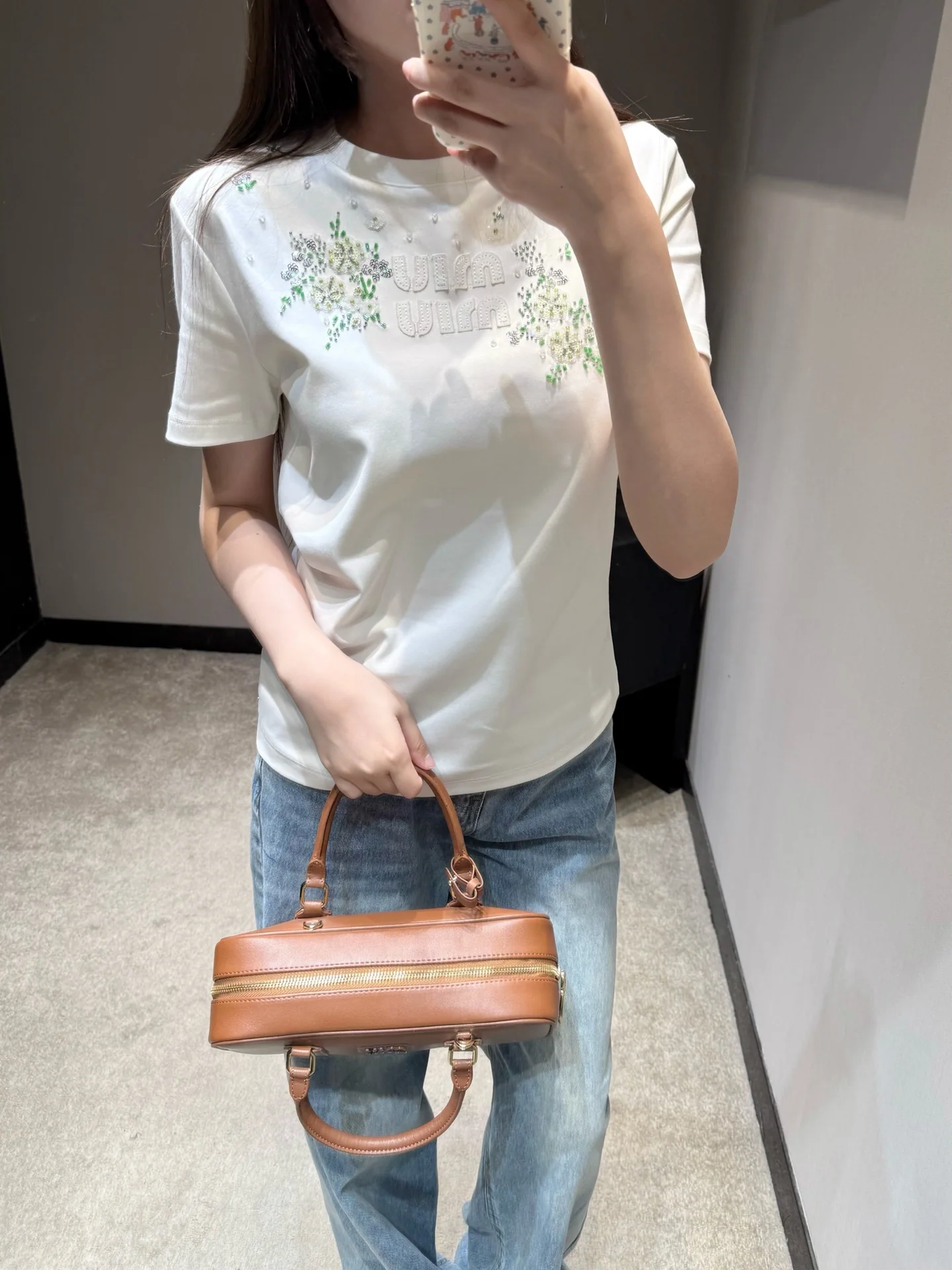 미우미우 핸드 비즈 자수 반팔 티셔츠 상세 이미지 8