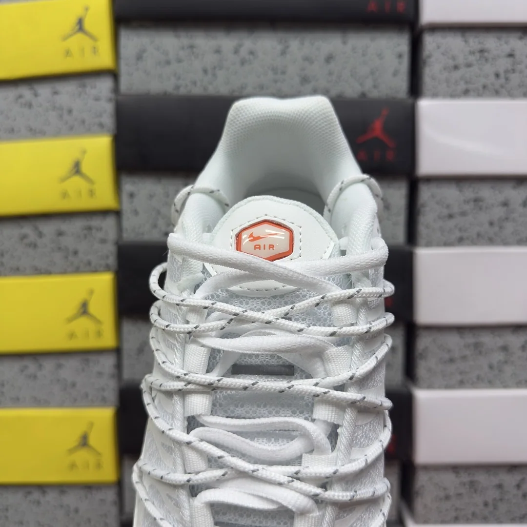 나이키 [BD] 에어 맥스 플러스 유틸리티 FJ4232-100 201900 Nike Air Max Plus Utility Safety 상세 이미지 6