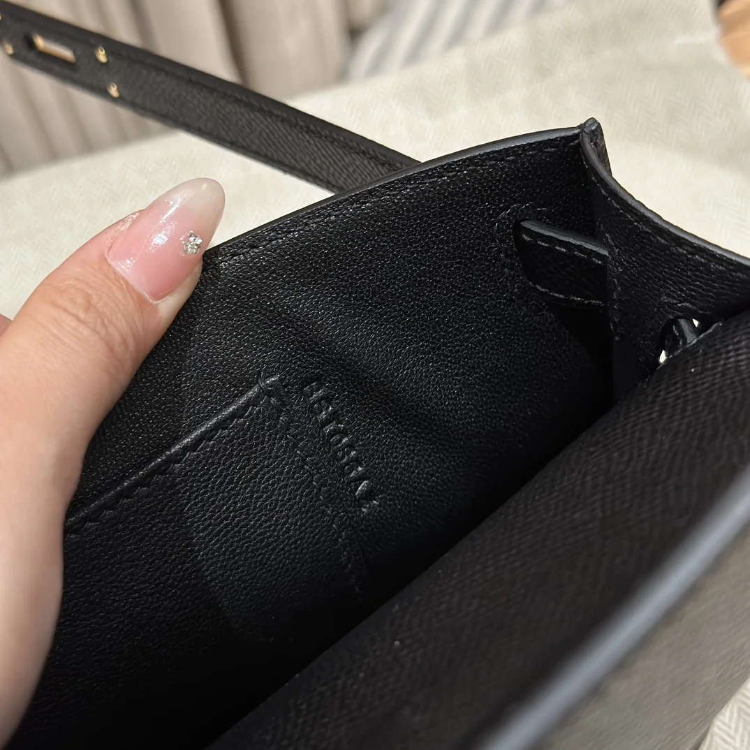 에르메스 켈리 클러치백 블랙 앱송 가죽 골드 장식 31 CM 상세 이미지 9