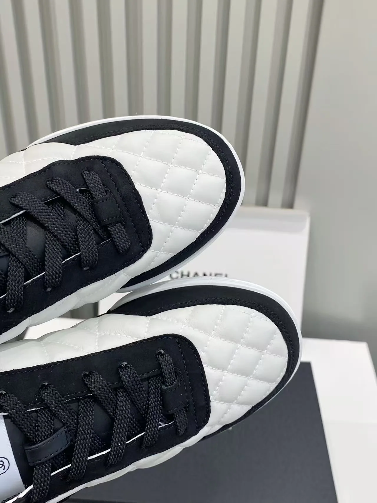 샤넬 다이아몬드 패턴 베이스볼 슈즈 상세 이미지 4
