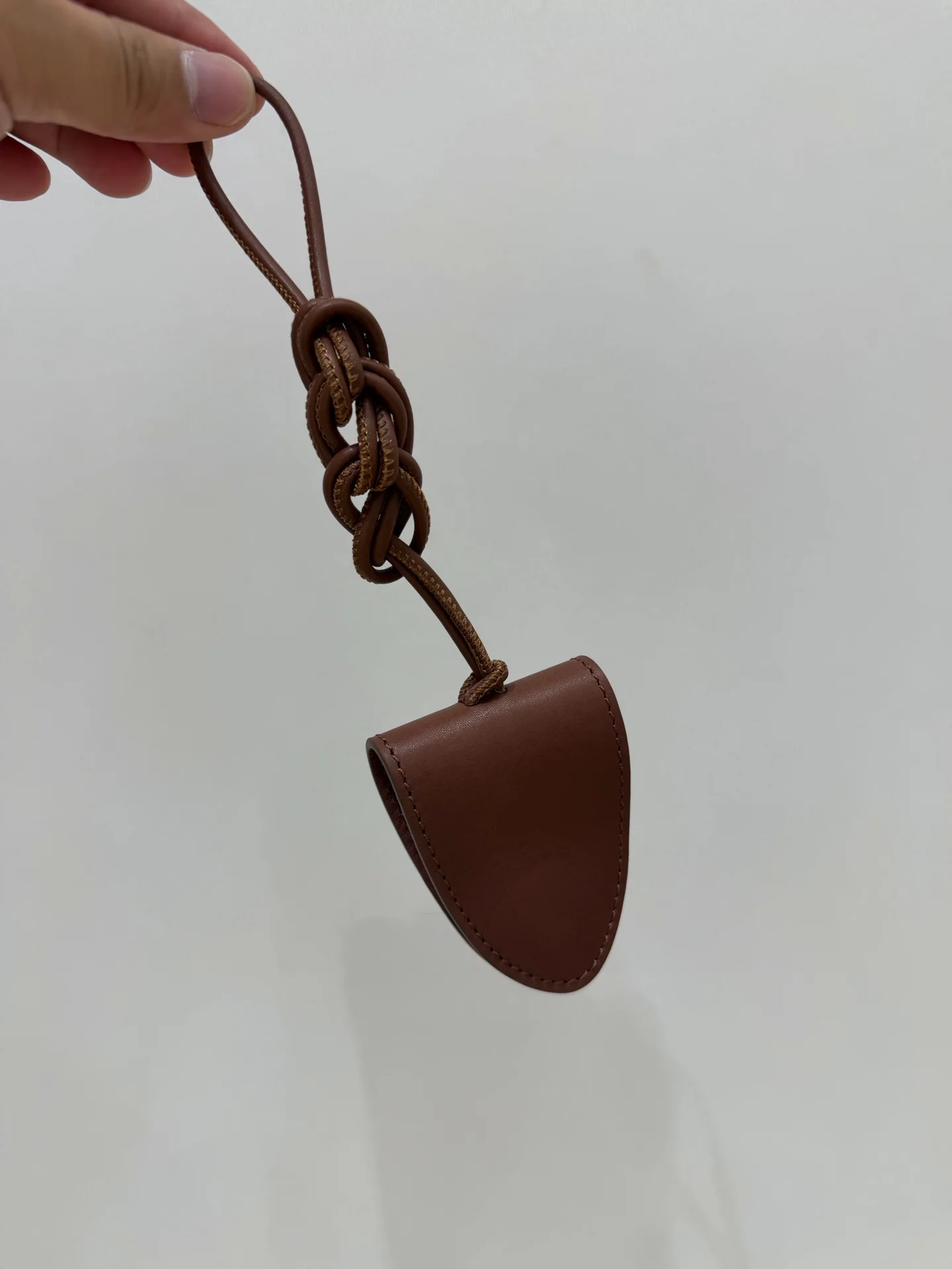 더로우 렌가색 가죽 키링 상세 이미지 2
