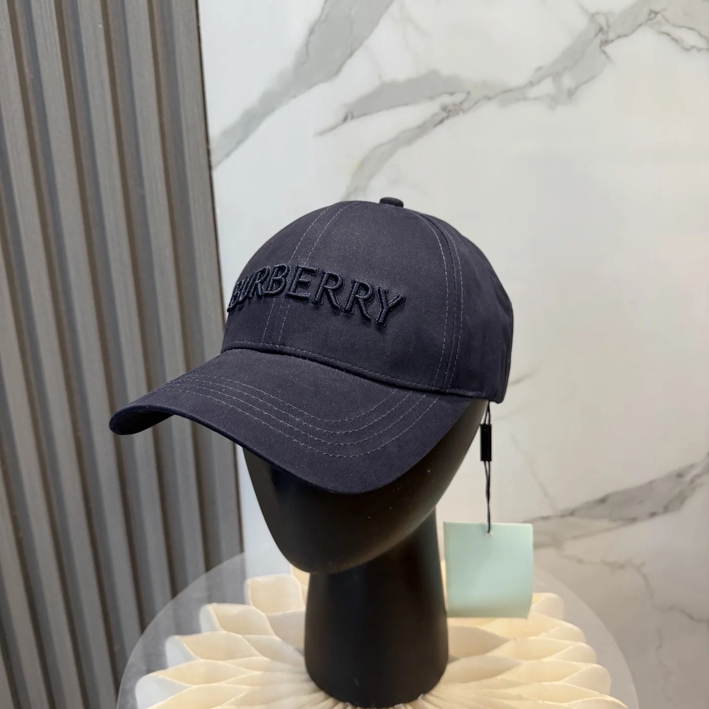 버버리 자수 베이스볼 캡 상세 이미지 1