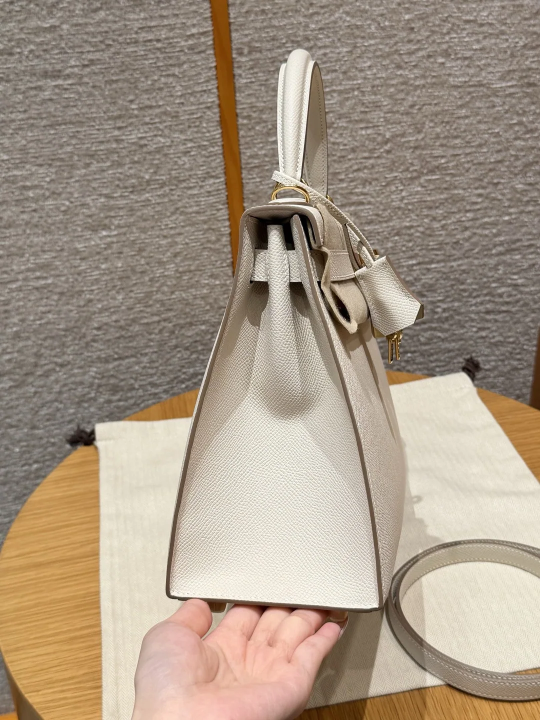 에르메스 켈리 28 cm 엡솜 가죽 가방 상세 이미지 3