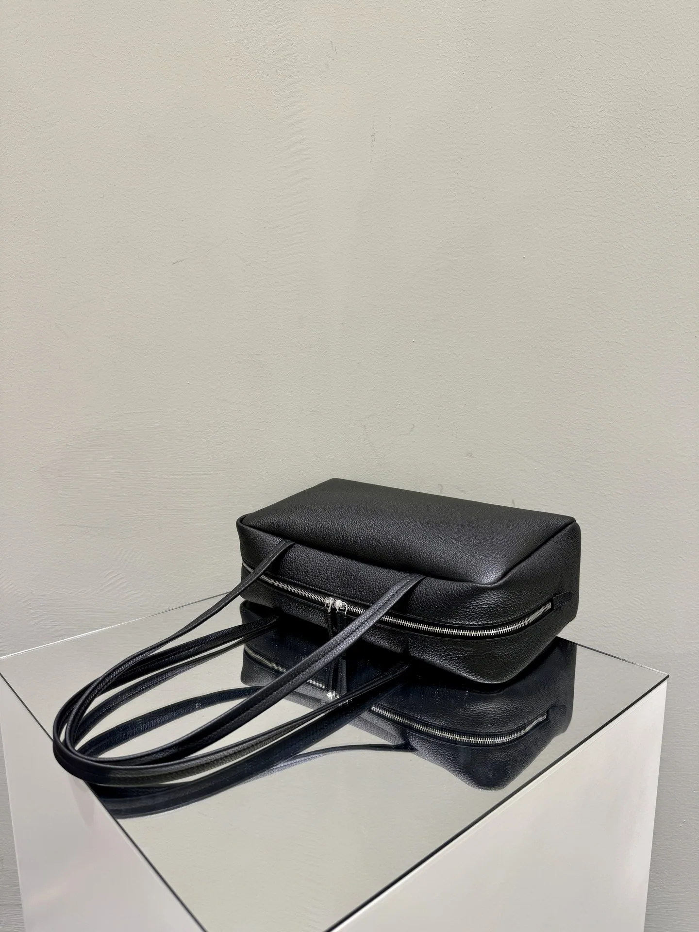 더로우 가방 상세 이미지 3