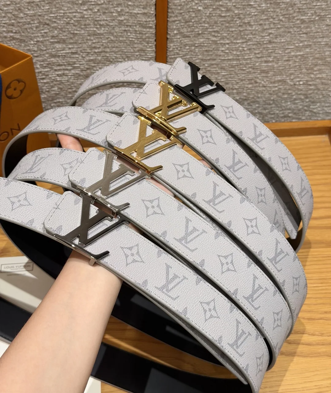 루이비통 모노그램 리버시블 40mm 벨트 상세 이미지 2