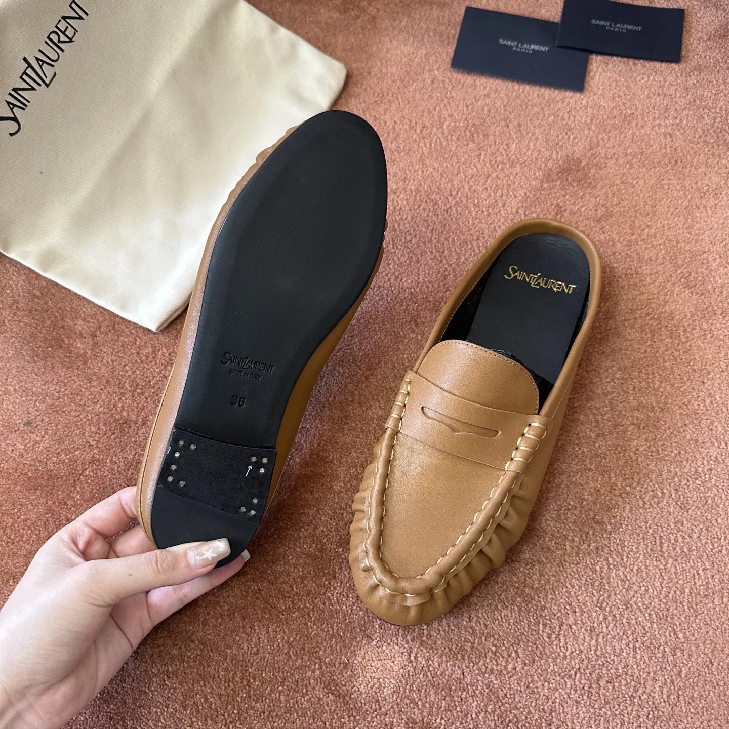 생로랑 장어 가죽 어퍼 플랫 뮬 상세 이미지 7