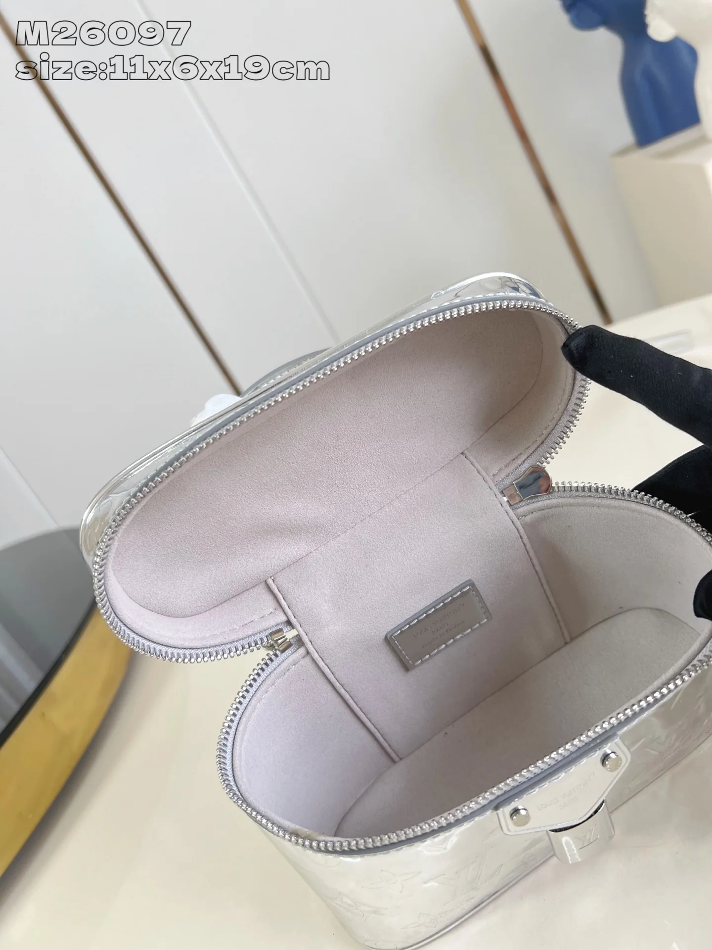 루이비통 베니티 체인 파우치 M26097 상세 이미지 7