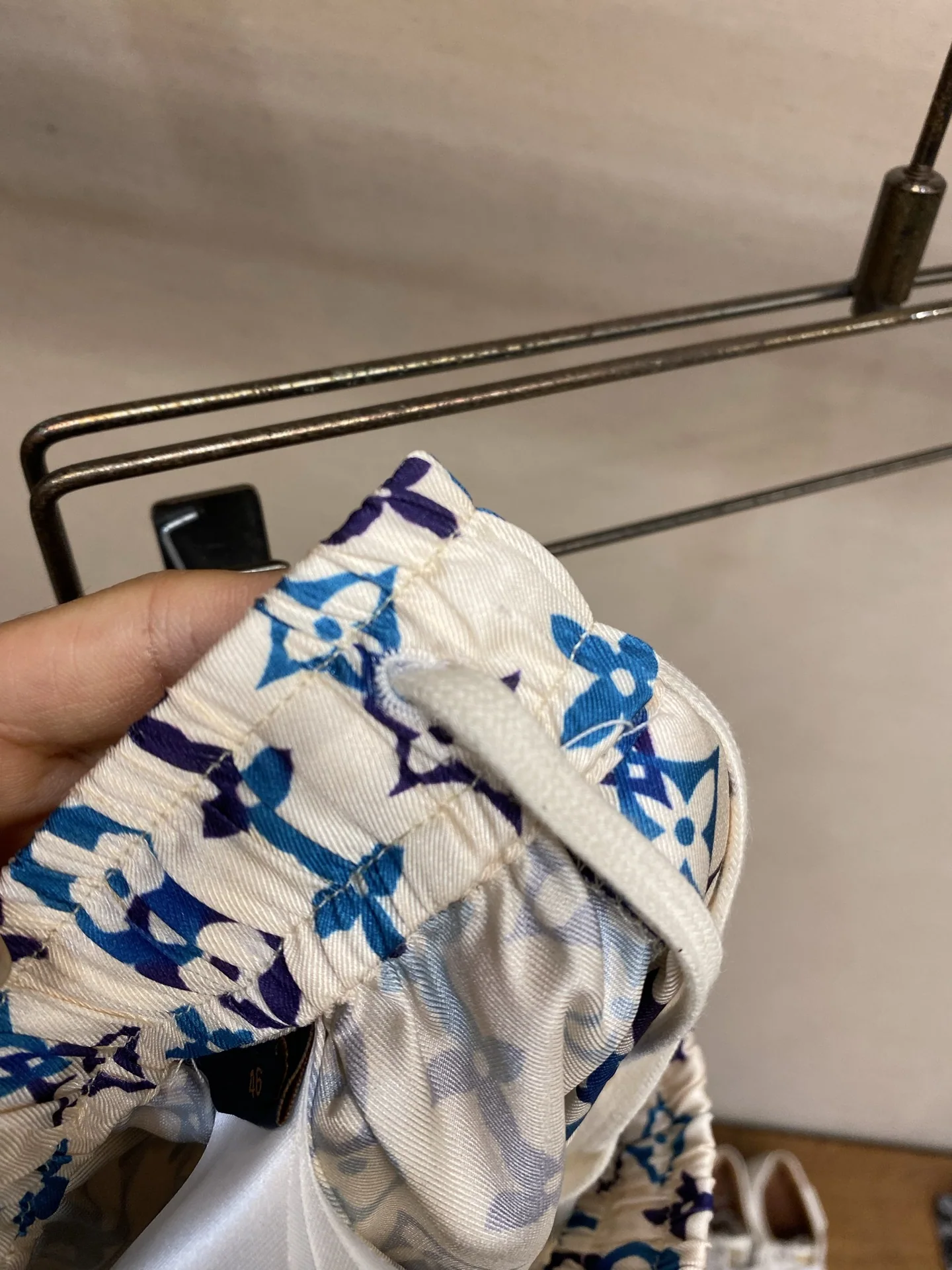 루이비통 프린트 뽕나무 실크 남성 반바지 P280 상세 이미지 5