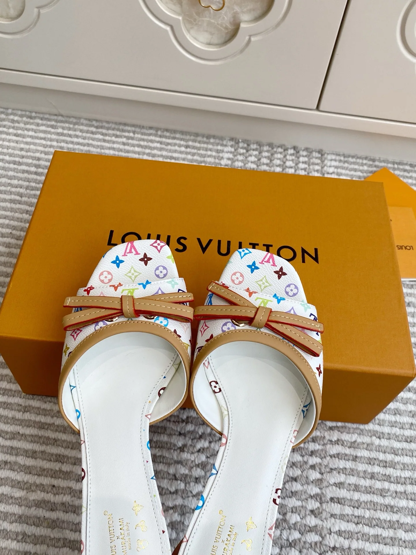 루이비통 모노그램 리본 장식 스틸레토 힐 뮬 상세 이미지 6