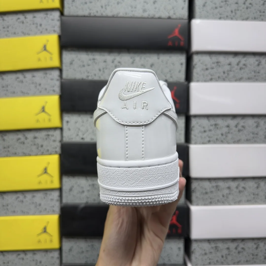 나이키 [MAX] 에어 포스 1 로우 IV2857-100 201752 Nike Air Force 1 Low '07 Premium White 상세 이미지 3