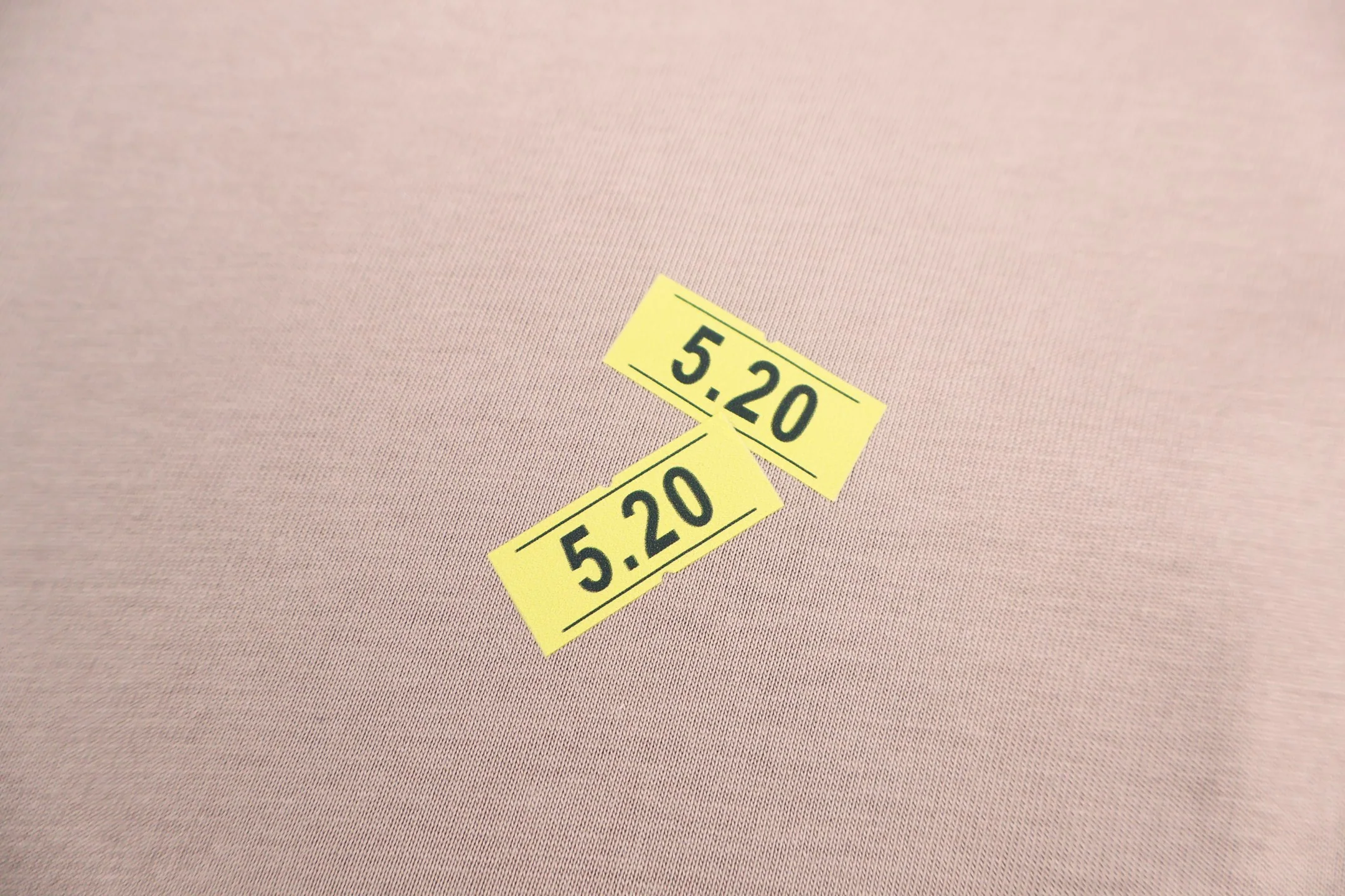 발렌시아가 520 스티키노트 프린트 남성 반팔 티셔츠 상세 이미지 3