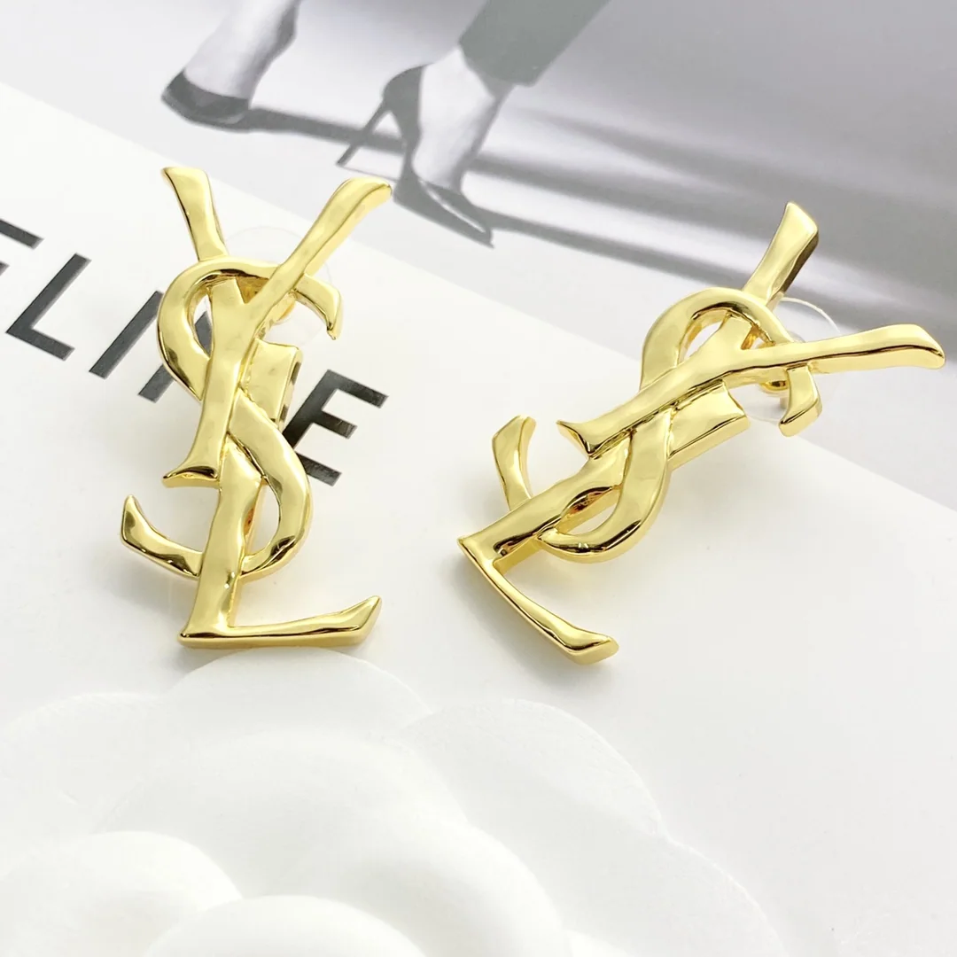생로랑 YSL 로고 광택 귀걸이 상세 이미지 5