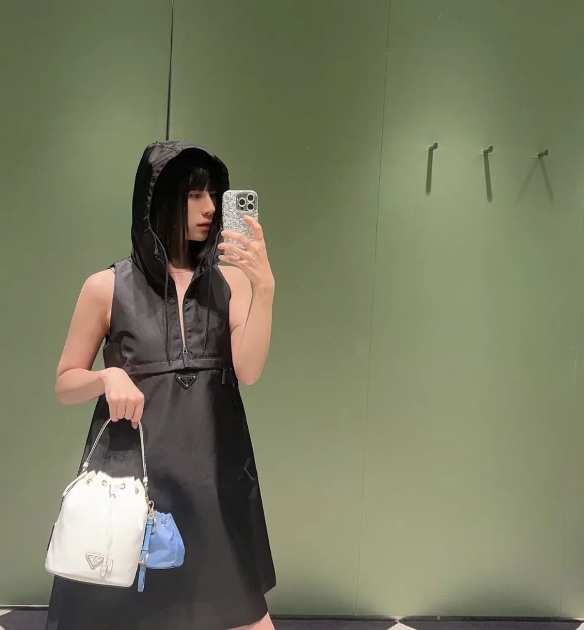프라다 나일론 민소매 후드 원피스 상세 이미지 2