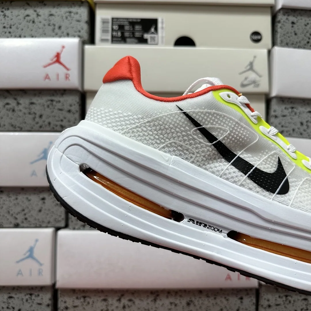 나이키 [5A] 보메로 프리미엄 화이트 옐로우 HQ2050-140 201641 Nike Vomero Premium 상세 이미지 3