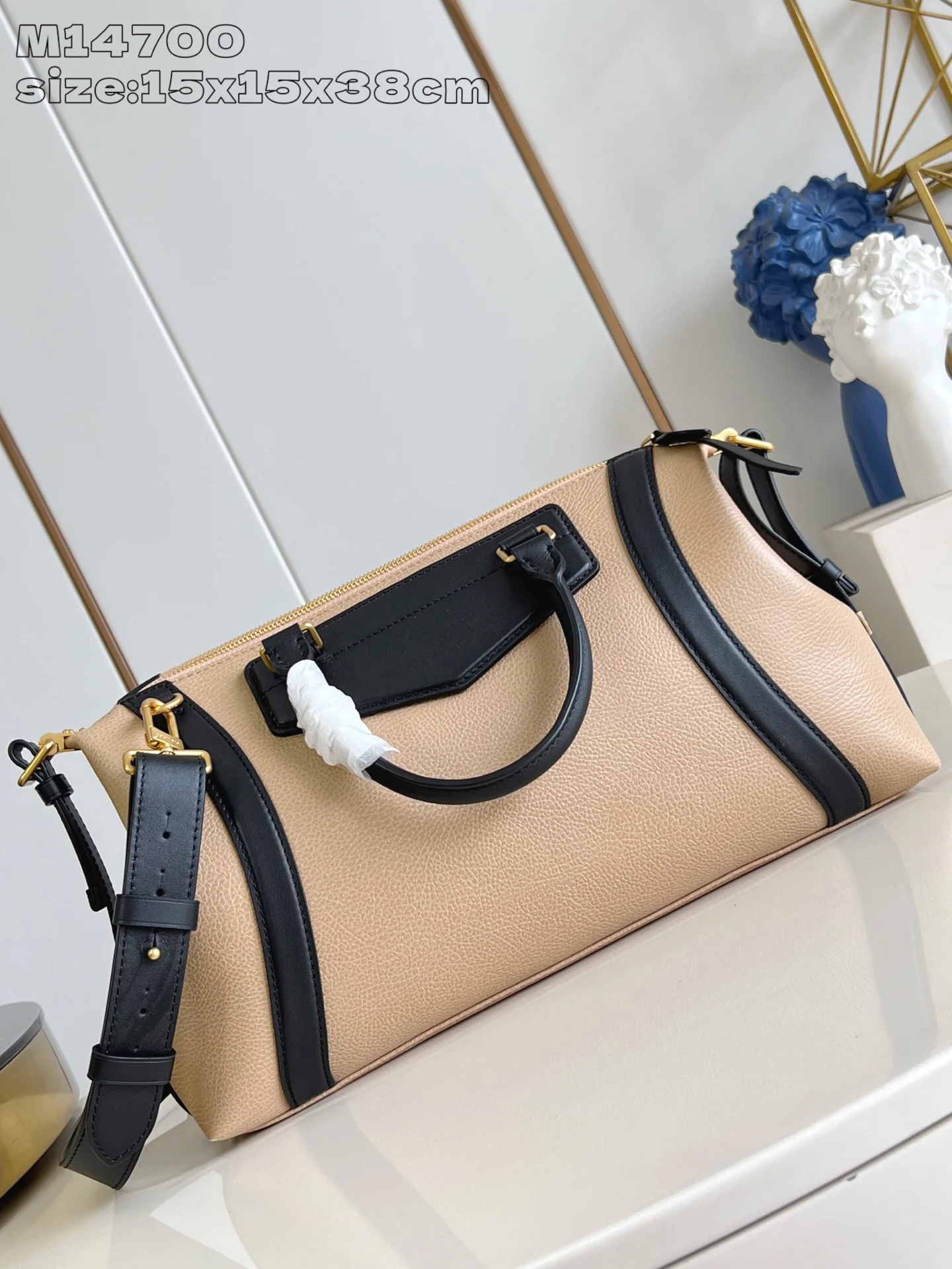 루이비통 LV 바이커 미디엄 핸드백 M14700 상세 이미지 4