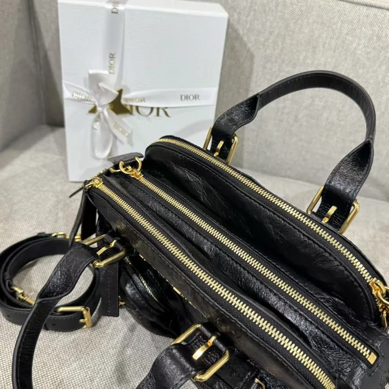 디올 블랙 플리츠 카프스킨 미니 숄더백 상세 이미지 3