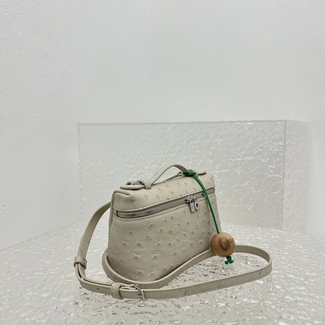로로피아나 연회색 타조 소가죽 숄더백 C168878 상세 이미지 3