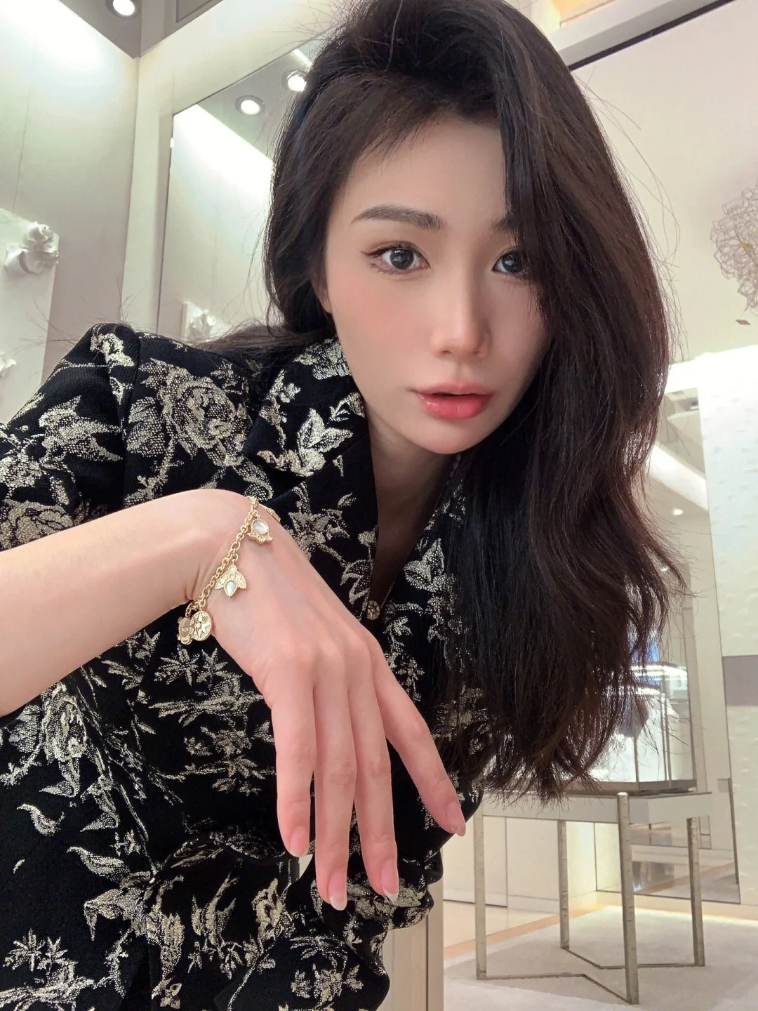 디올 행운 모티브 팔찌 상세 이미지 7
